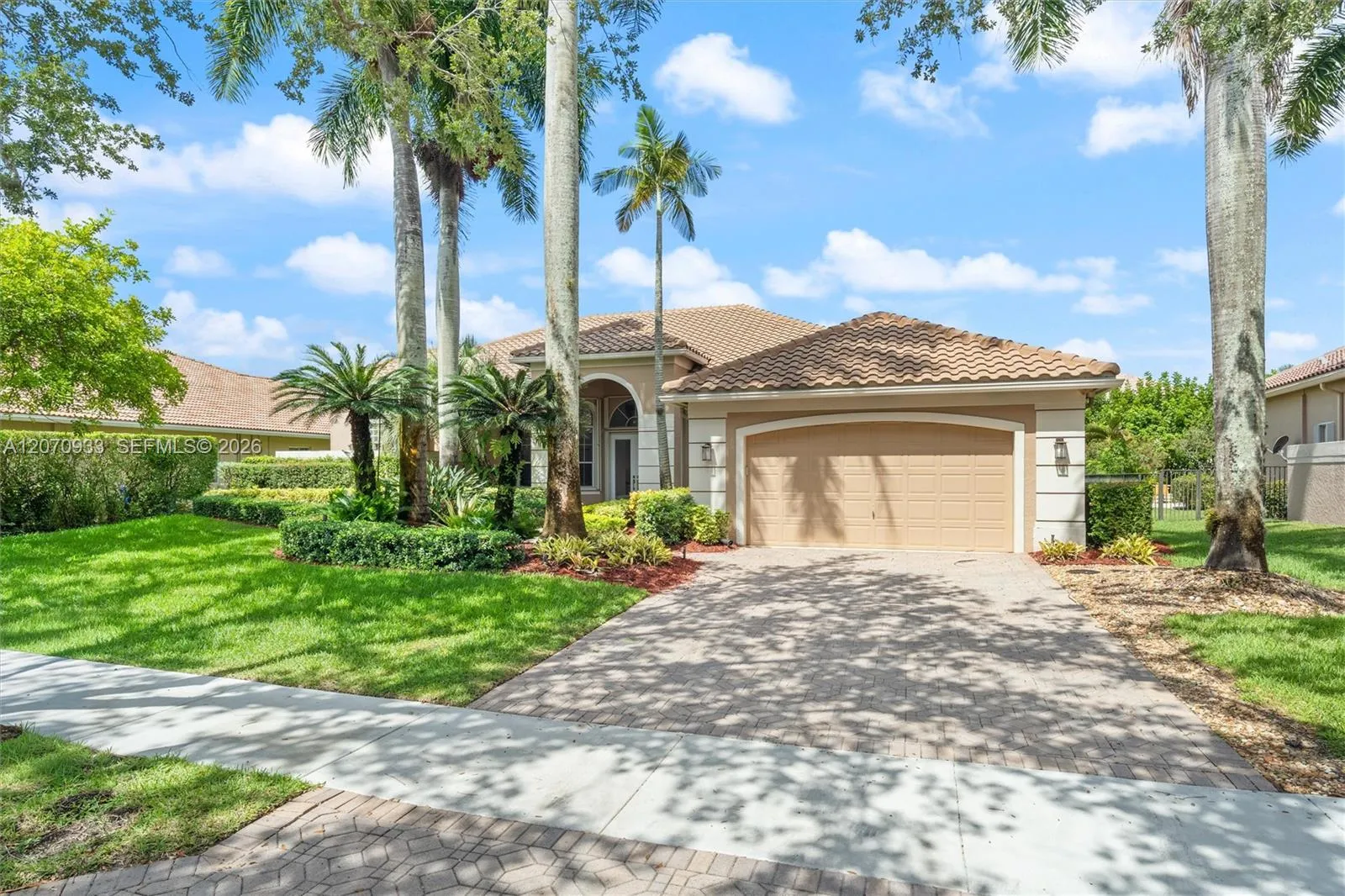 View details of listing 2733 Meadowood Drive, Weston, FL 33332 Weston with MLS#