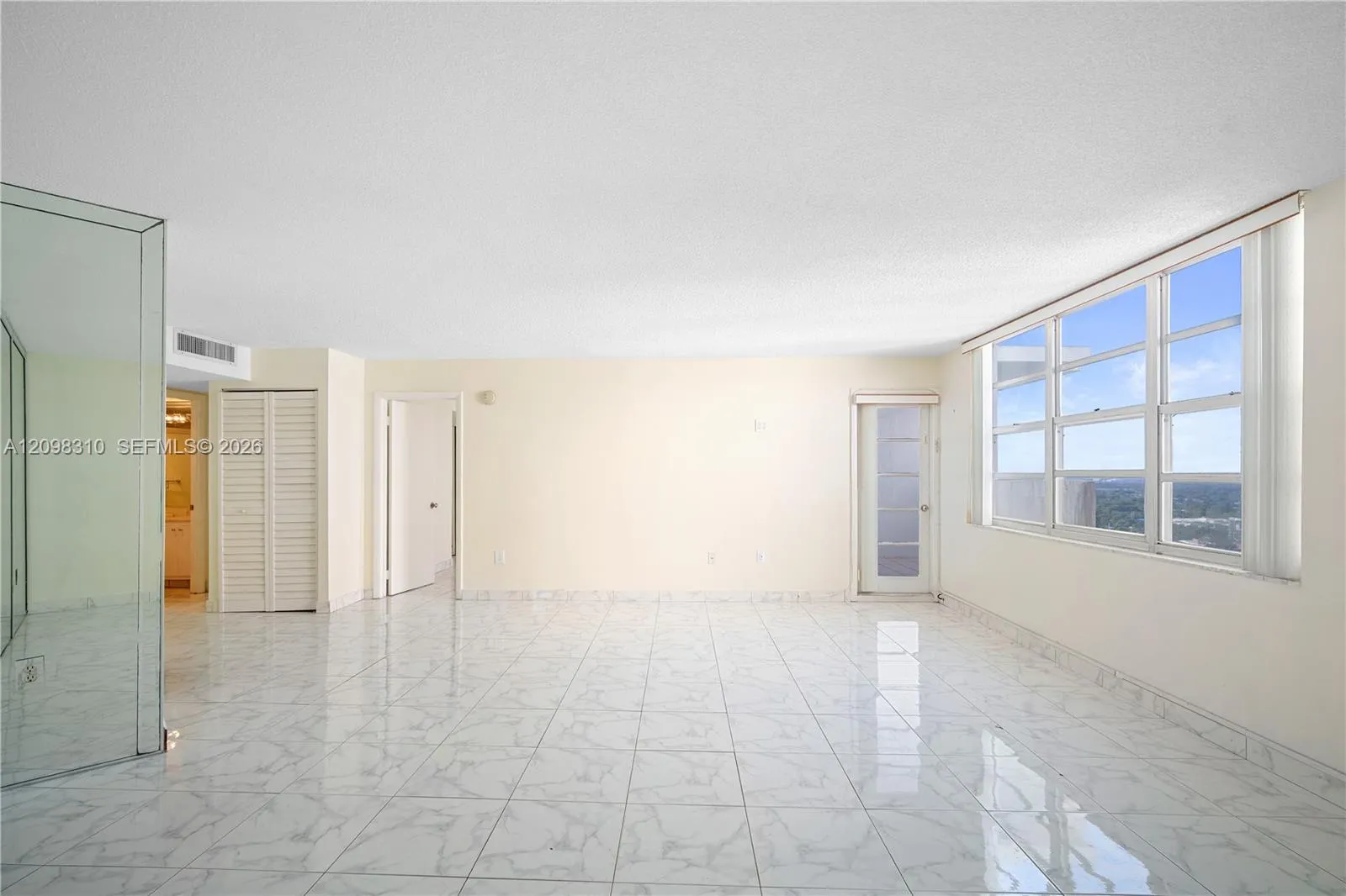 View details of listing 2750 NE 183rd Street PH06, Aventura, FL 33160 Aventura with MLS# 