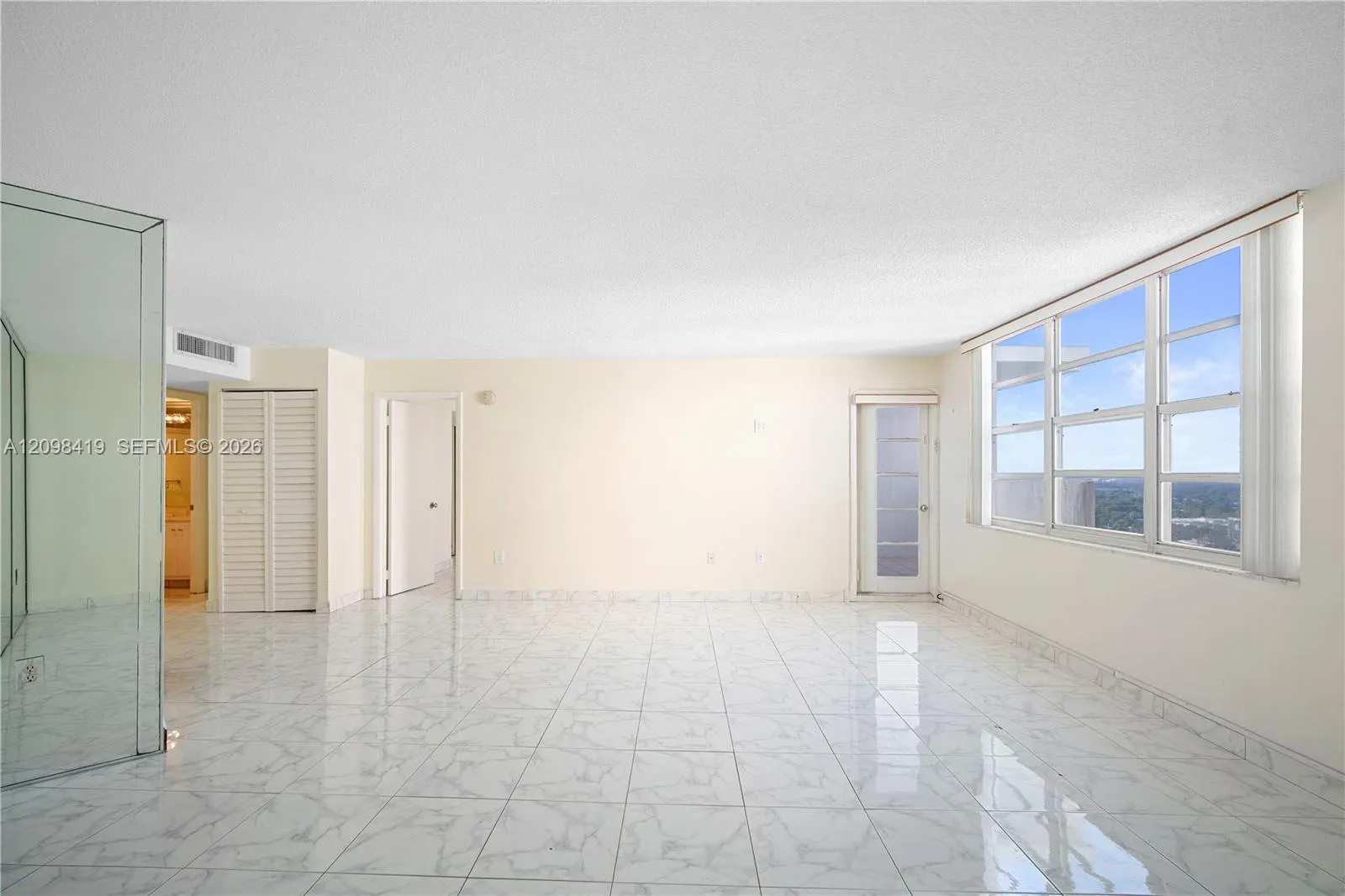 View details of listing 2750 NE 183rd Street PH06, Aventura, FL 33160 Aventura with MLS# 