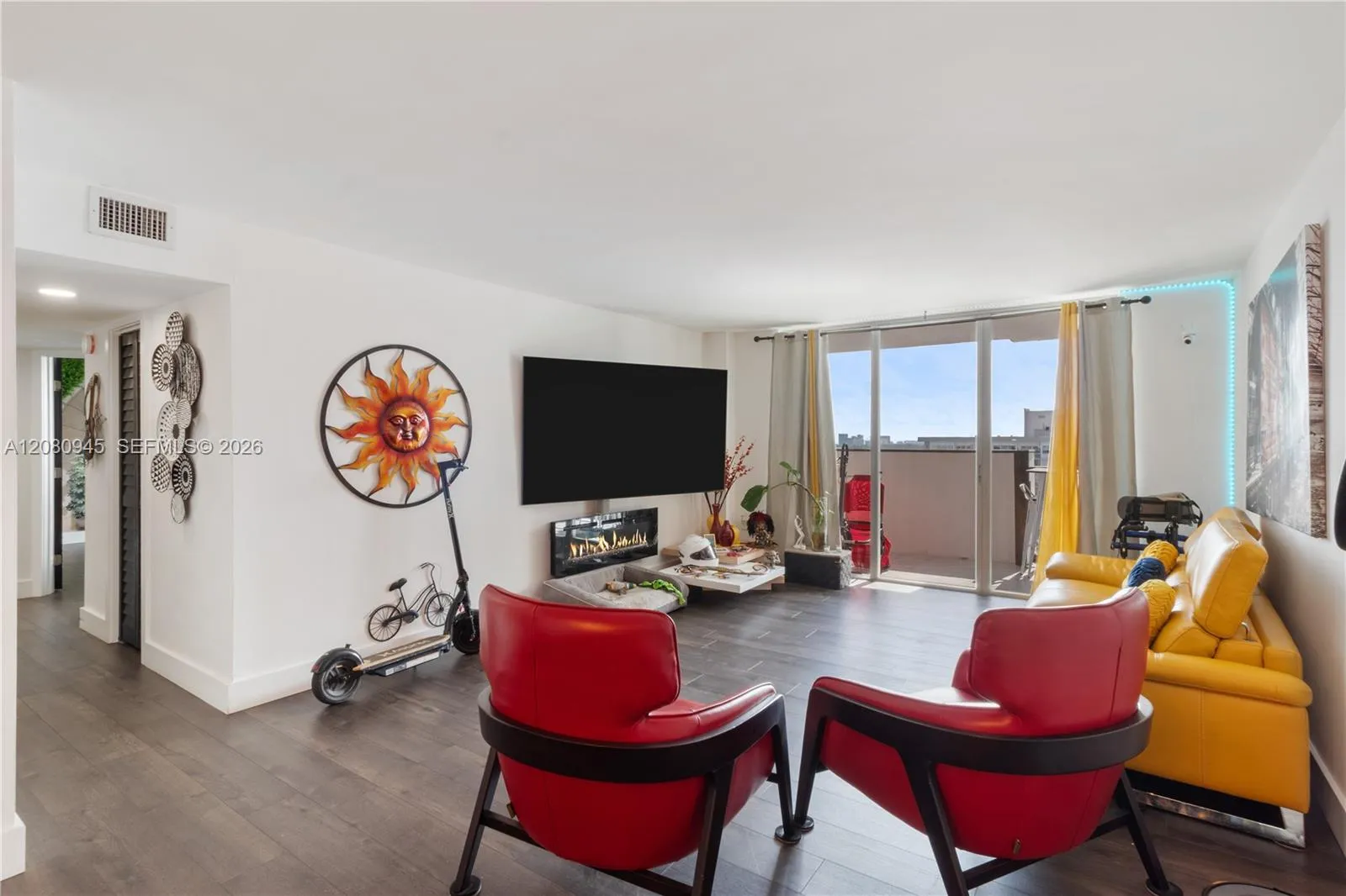 View details of listing 2780 NE 183rd Street 2114, Aventura, FL 33160 Aventura with MLS#