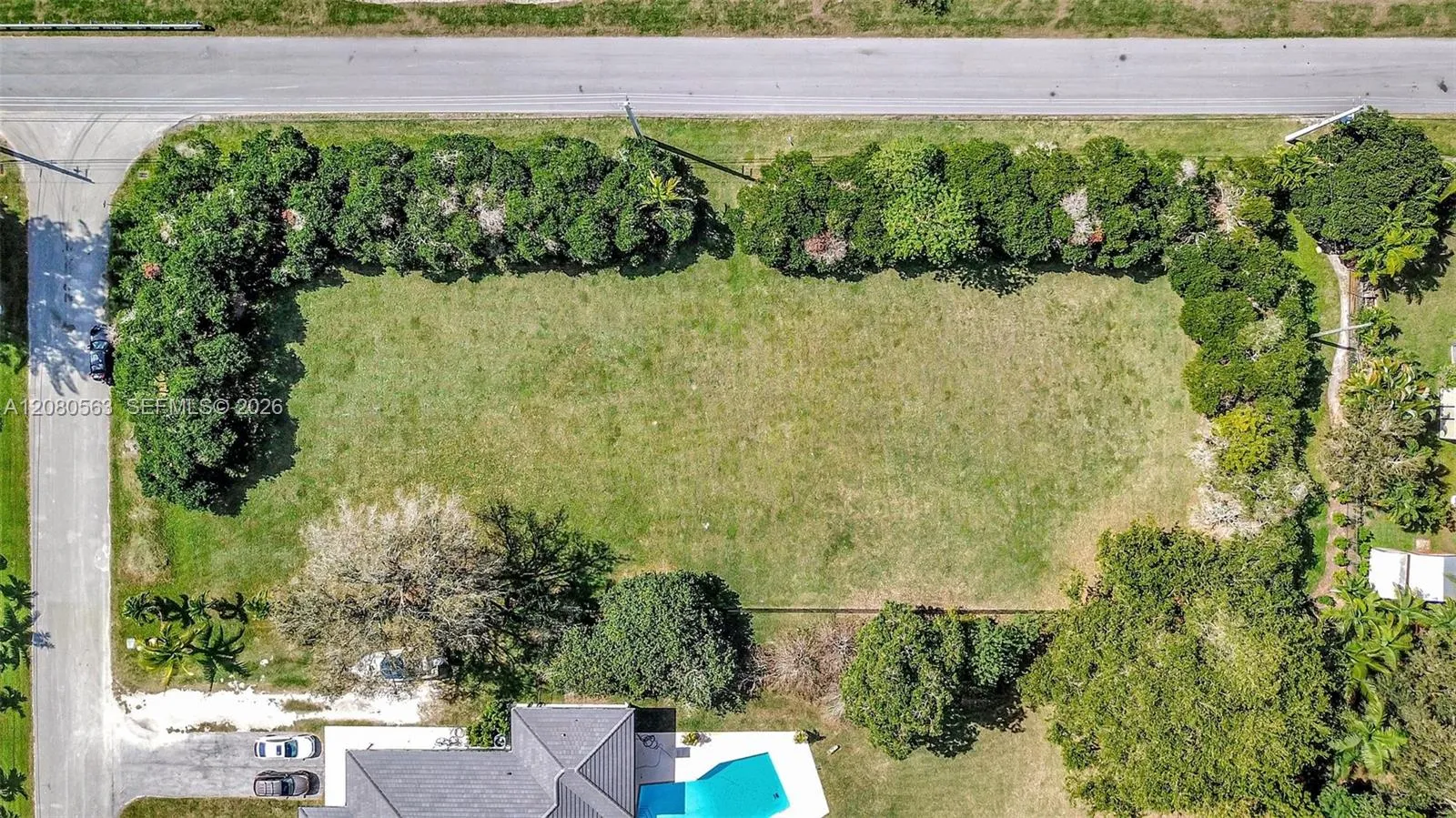 View details of listing 28 SW Street, Davie, FL 33330 Davie with MLS#