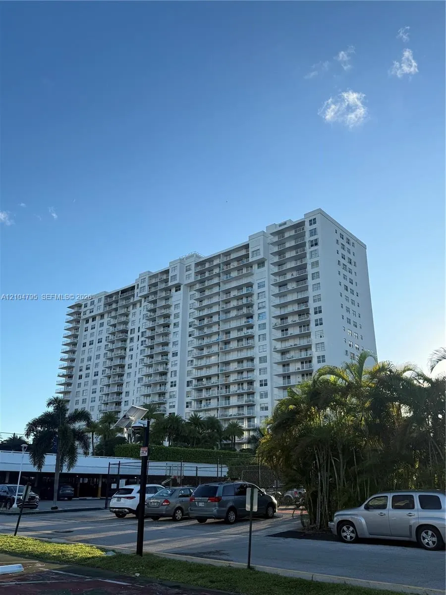 Listing  2801 NE 183rd Street 308W, Aventura, FL 33160, Aventura, FL 33160