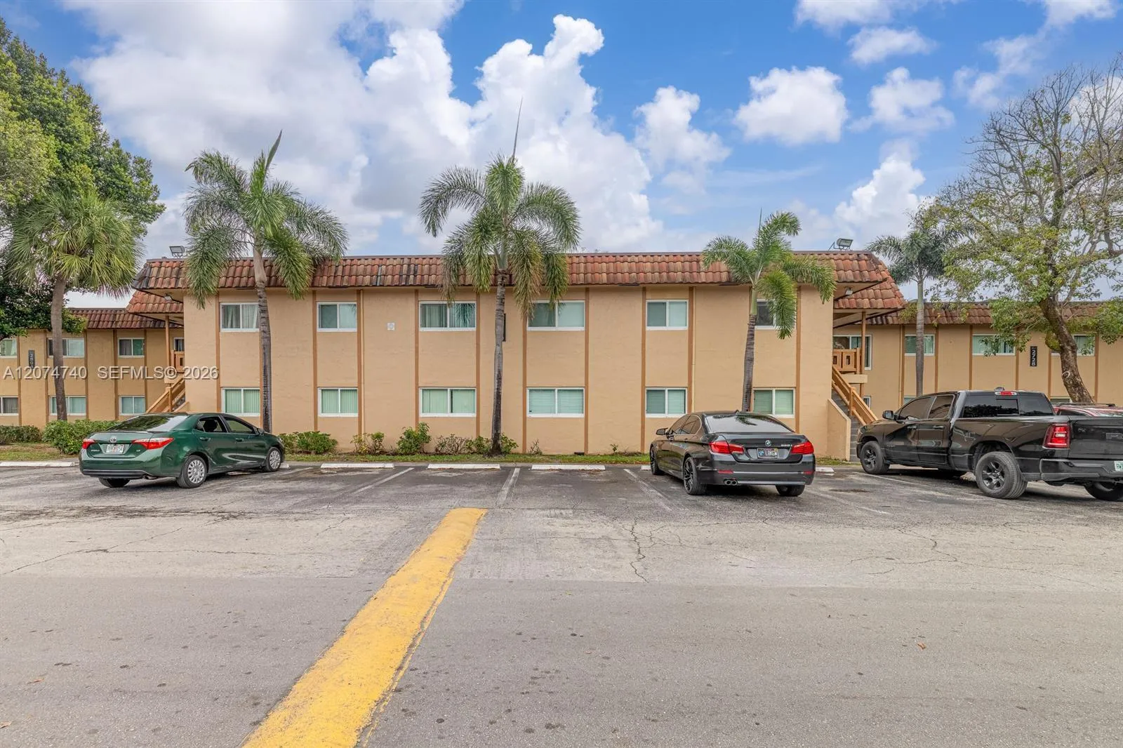 Listing  2804 NW 39th Way 201, Lauderdale Lakes, FL 33311, Lauderdale Lakes, FL 33311