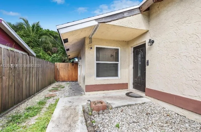 View details of listing 281 SW 83rd Avenue, North Lauderdale, FL 33068 North Lauderdale with MLS#