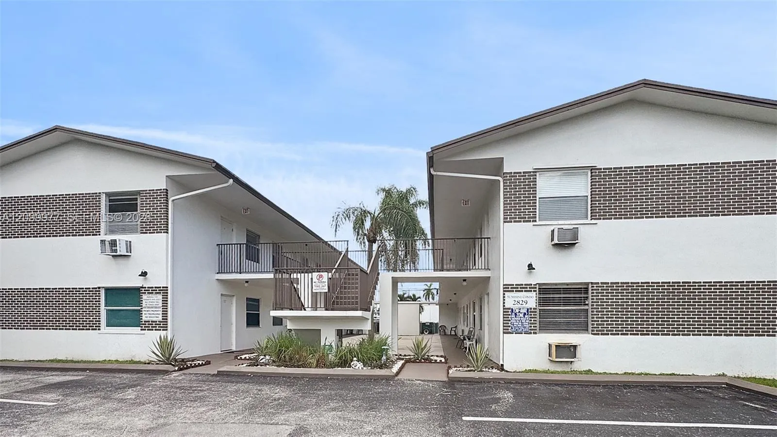 View details of listing 2829 Van Buren Street 207, Hollywood, FL 33020 Hollywood with MLS# 