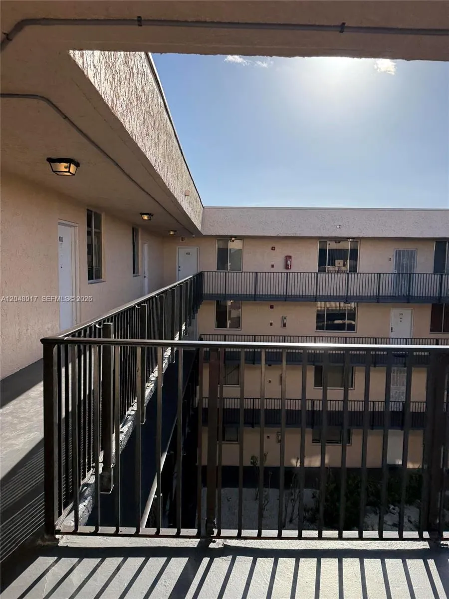 View details of listing 2830 Somerset Drive 402N, Lauderdale Lakes, FL 33311 Lauderdale Lakes with MLS# 