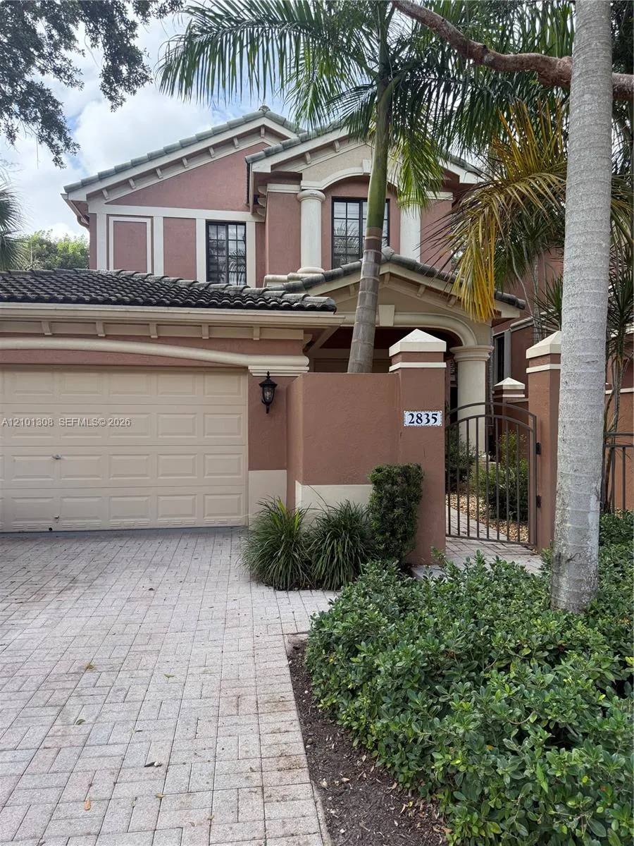View details of listing 2835 Kinsington Circle 15-3, Weston, FL 33332 Weston with MLS#