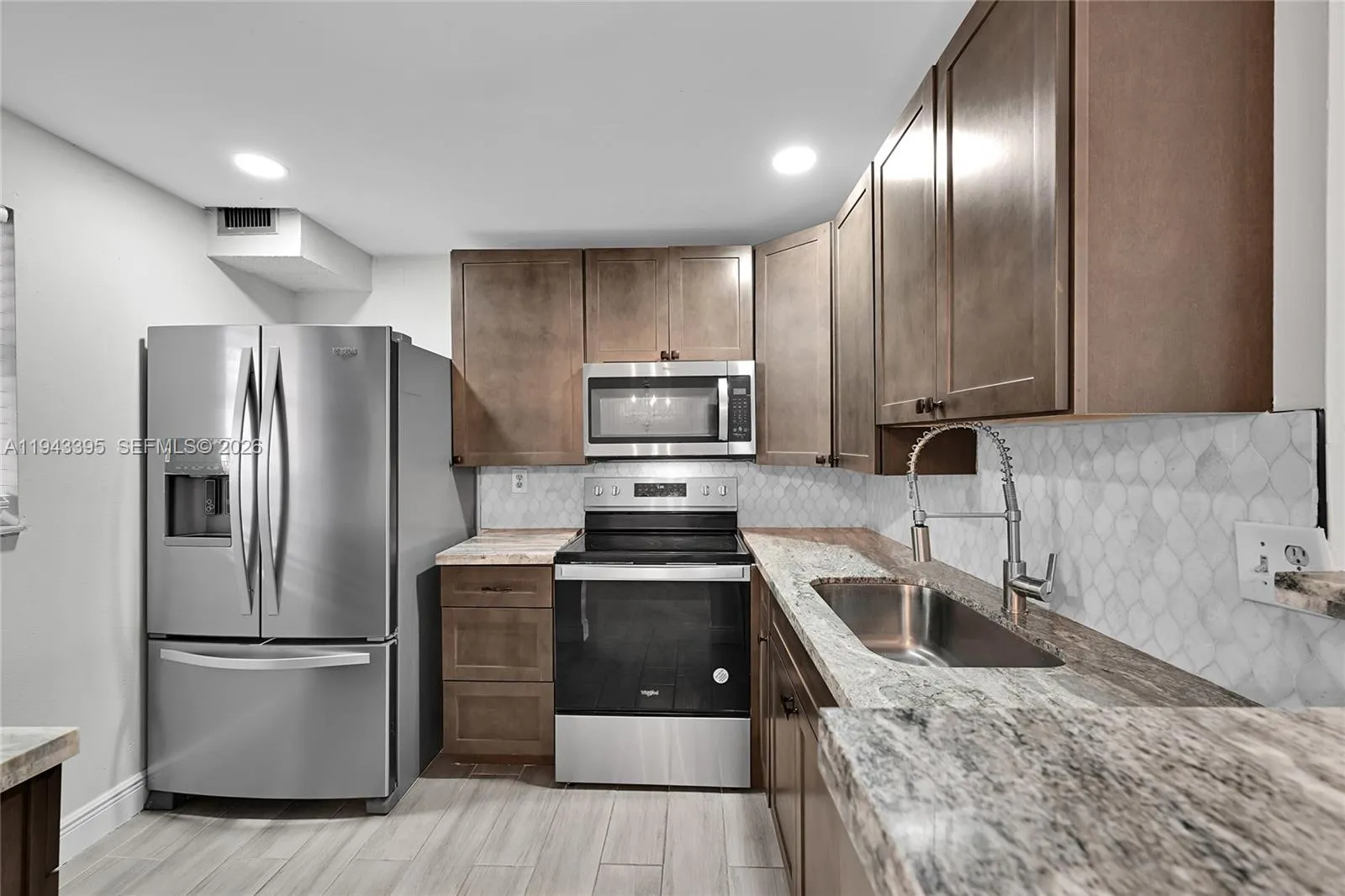 View details of listing 2850 Somerset Drive 105L, Lauderdale Lakes, FL 33311 Lauderdale Lakes with MLS#