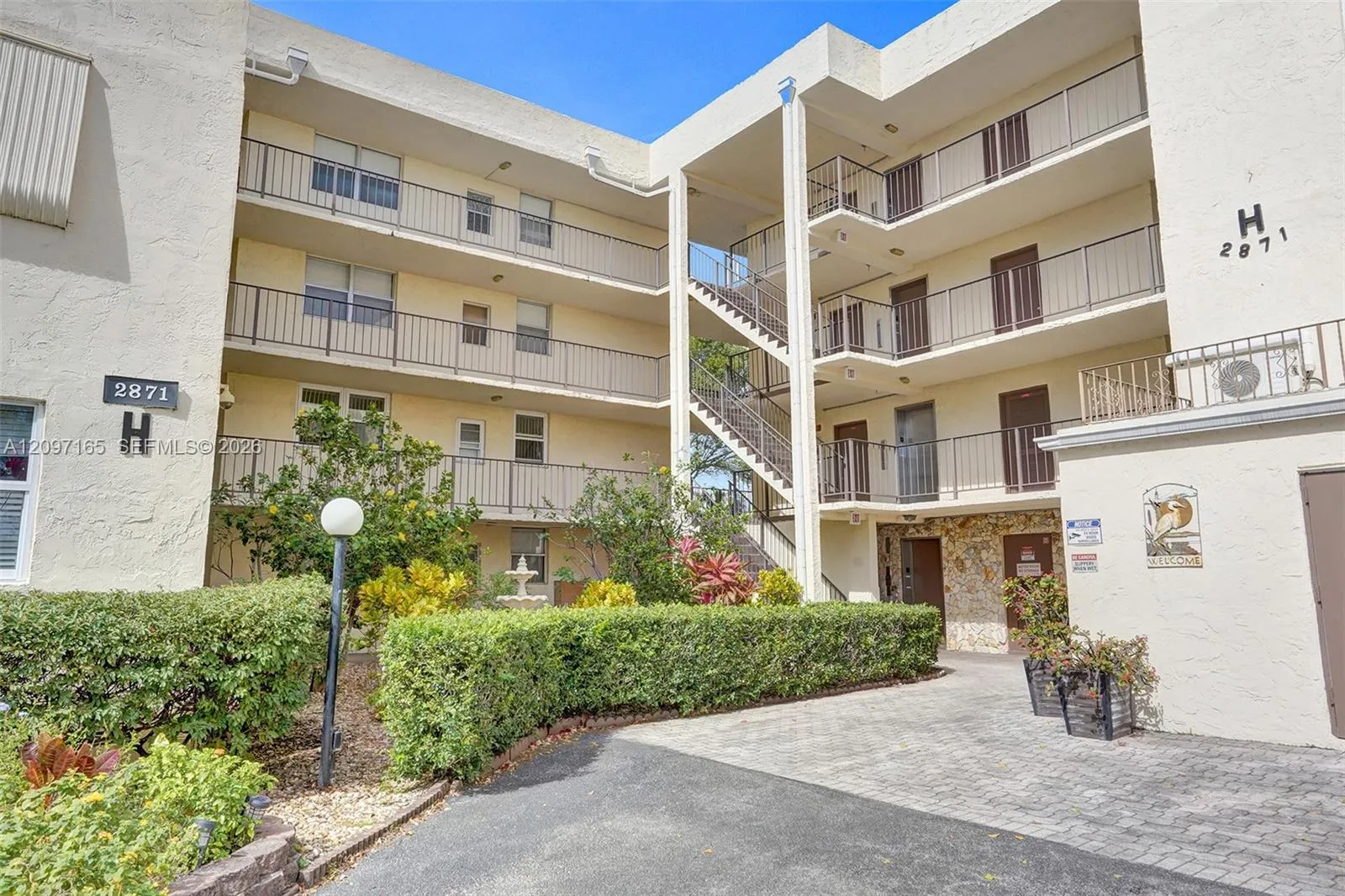 View details of listing 2871 Somerset Drive 209, Lauderdale Lakes, FL 33311 Lauderdale Lakes with MLS# 