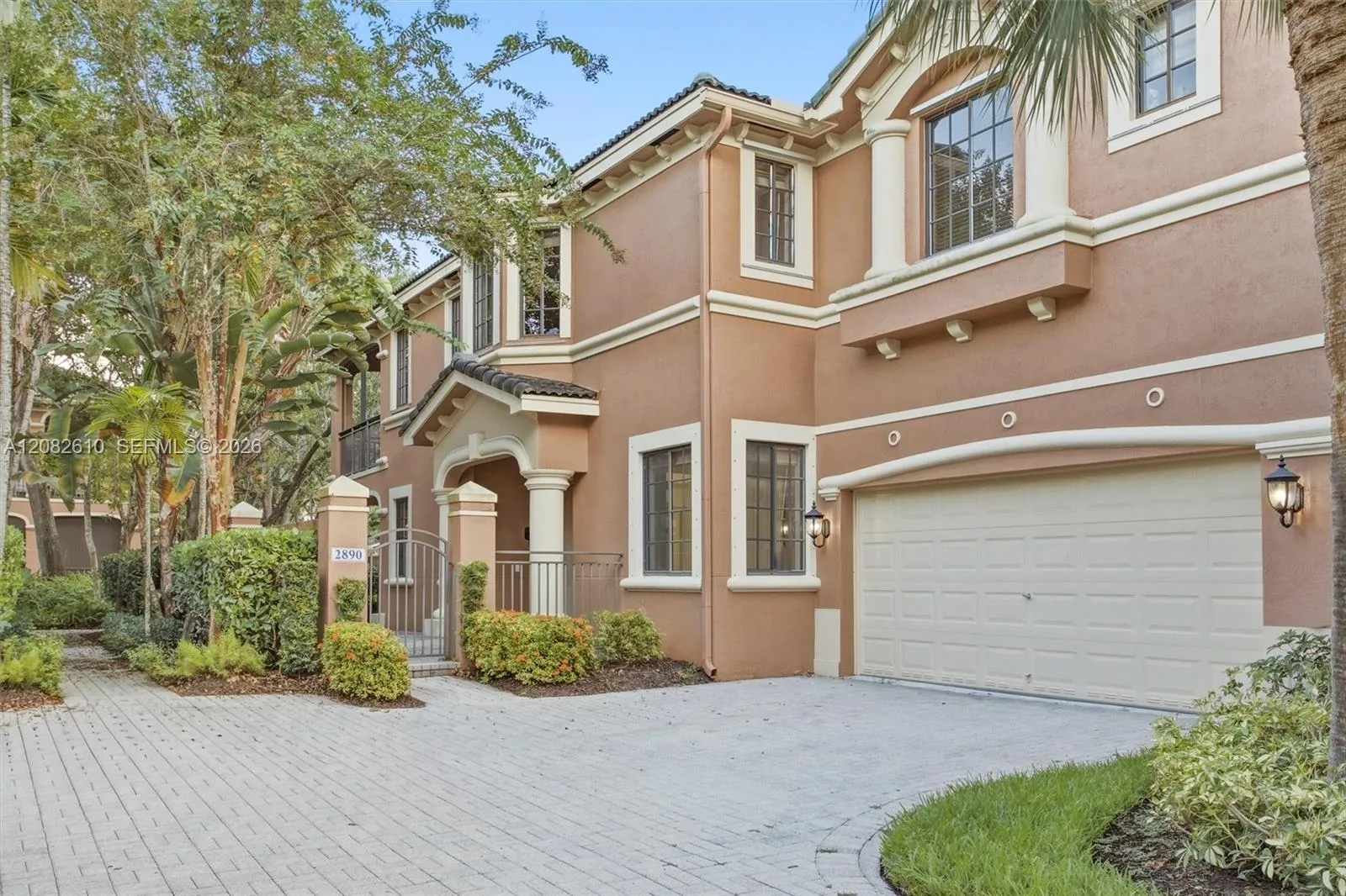View details of listing 2890 Kinsington Circle, Weston, FL 33332 Weston with MLS#