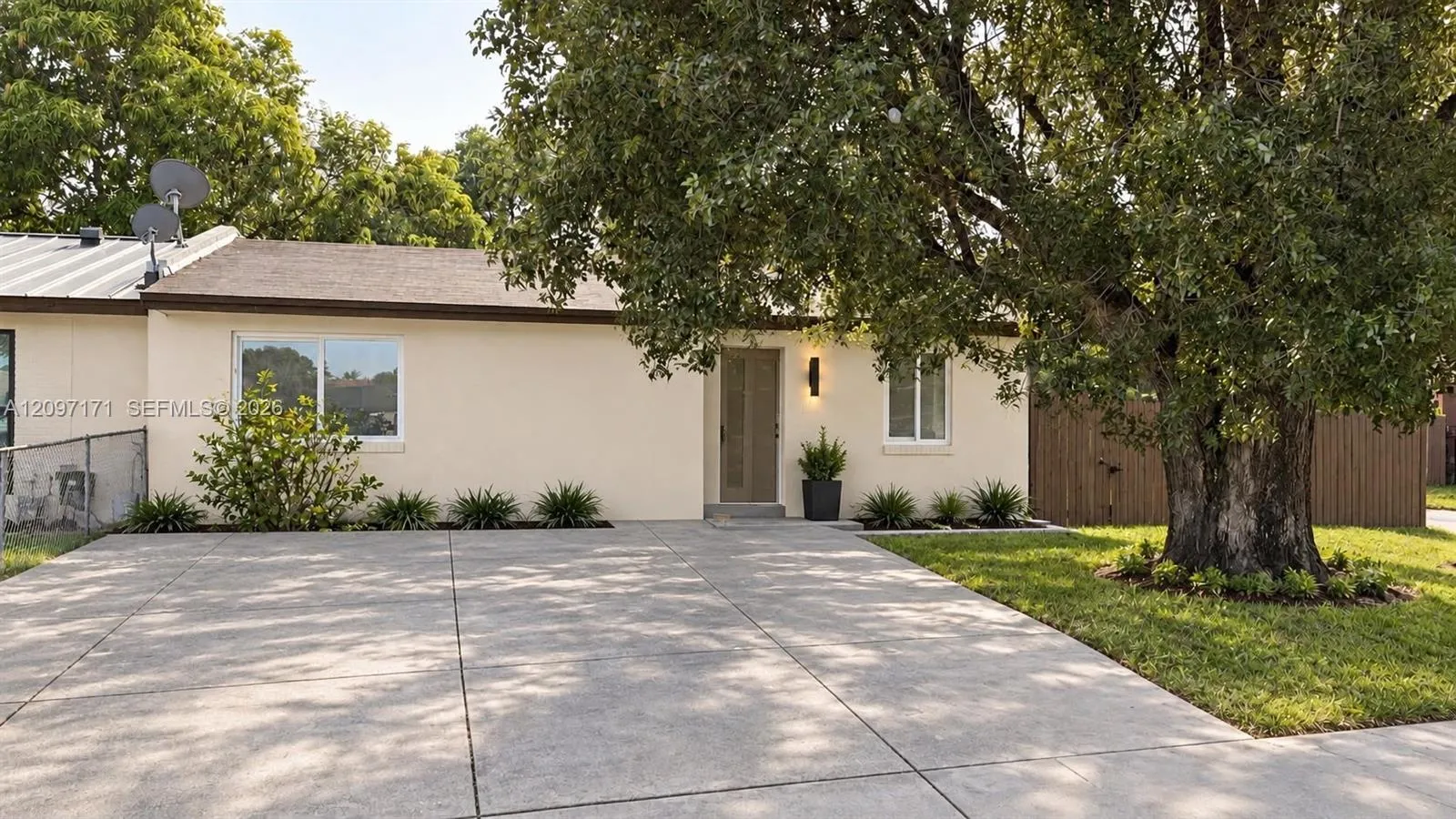 View details of listing 2894 NW 196th Street 2894, Miami Gardens, FL 33056 Miami Gardens with MLS#