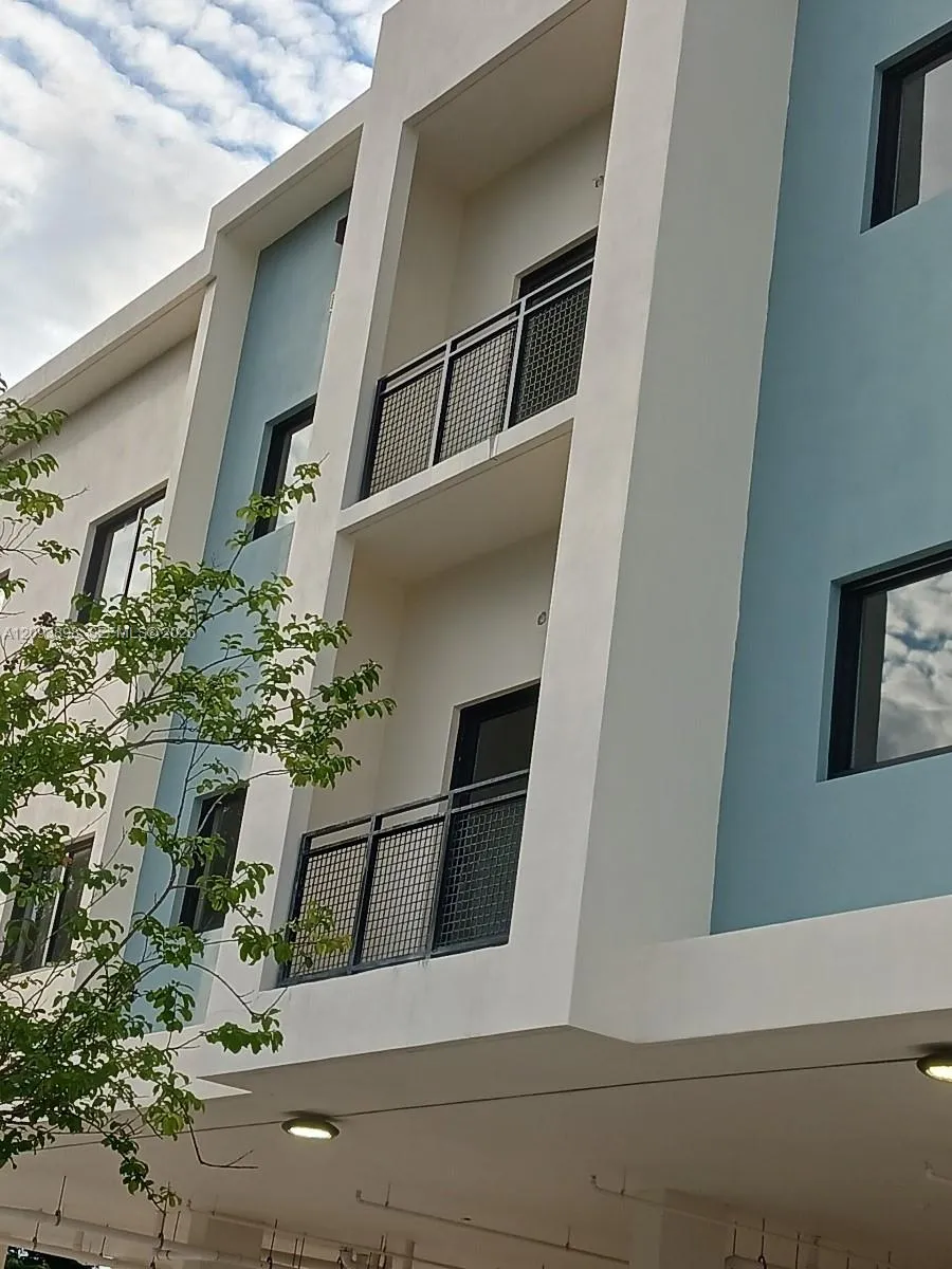 Listing  29 Palmetto Drive 1, Miami Springs, FL 33166, Miami Springs, FL 33166