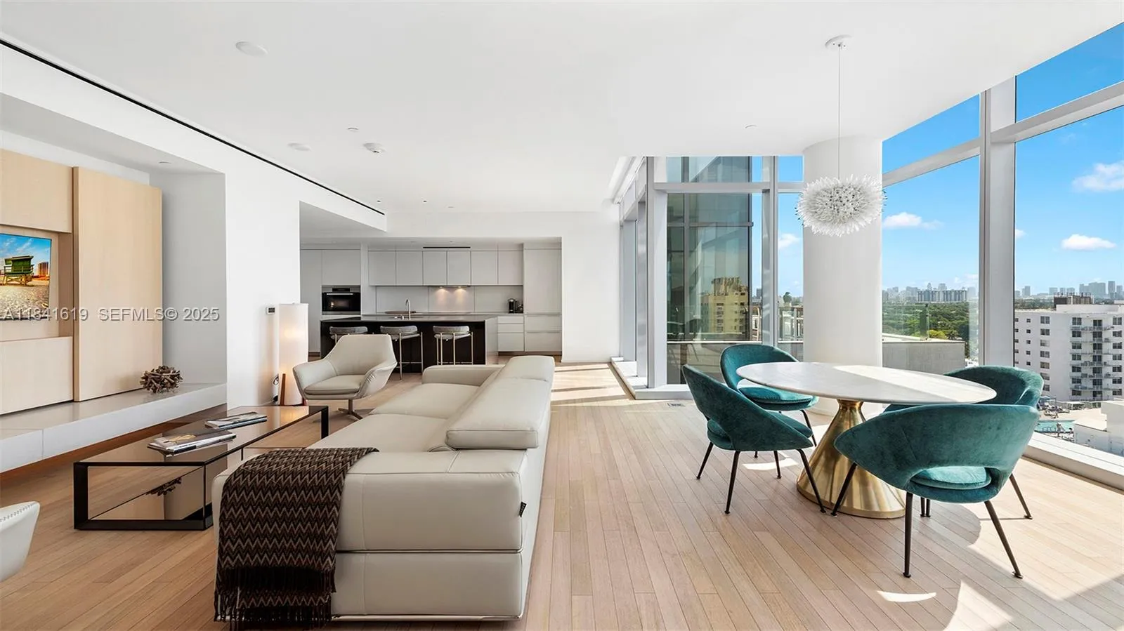 Listing  2901 Collins Avenue 1403, Miami Beach, FL 33140, Miami Beach, FL 33140