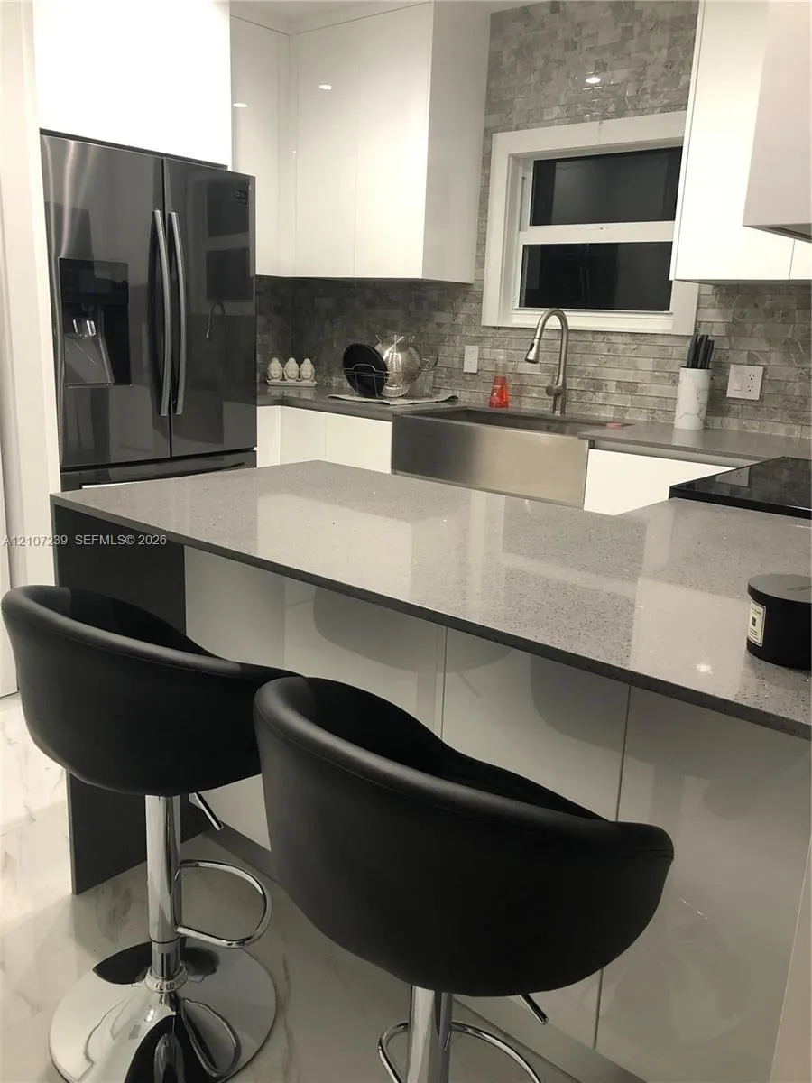 Listing  2968 SW 16th Street R, Miami, FL 33145, Miami, FL 33145