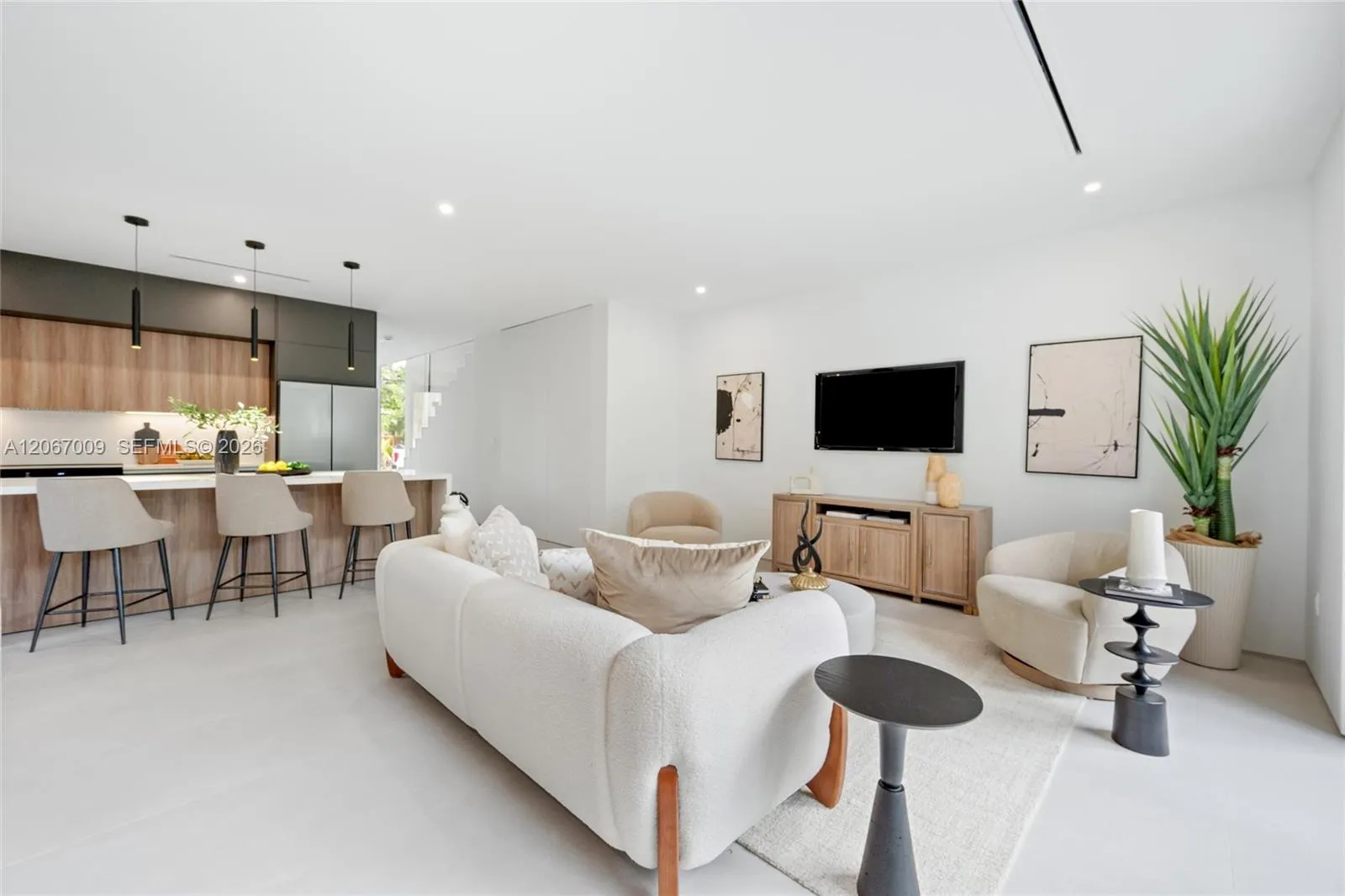 Listing  2980 SW 2nd Street LEFT, Miami, FL 33135, Miami, FL 33135