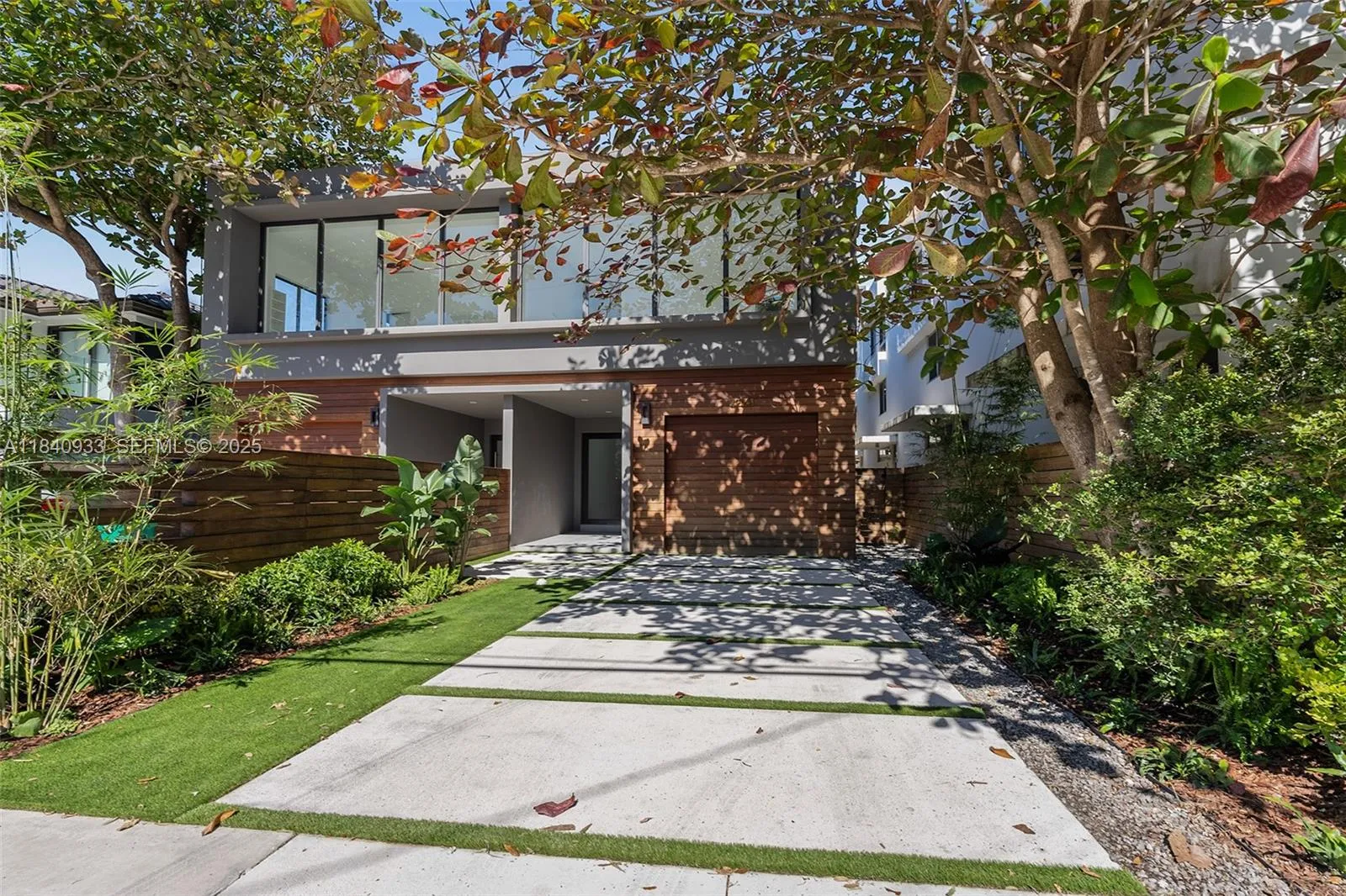 View details of listing 2984 Coconut Avenue, Coconut Grove, FL 33133 Coconut Grove with MLS# 