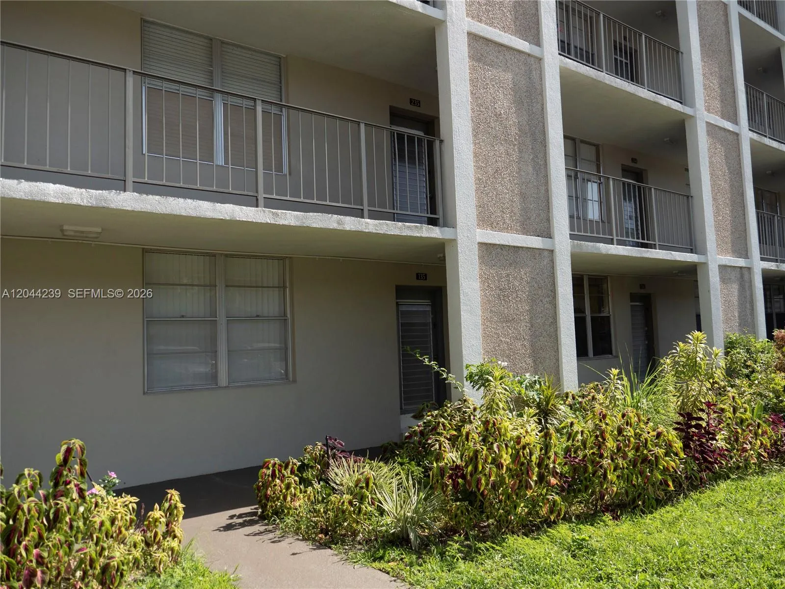 View details of listing 2998 NW 48th Terrace 135, Lauderdale Lakes, FL 33313 Lauderdale Lakes with MLS# 