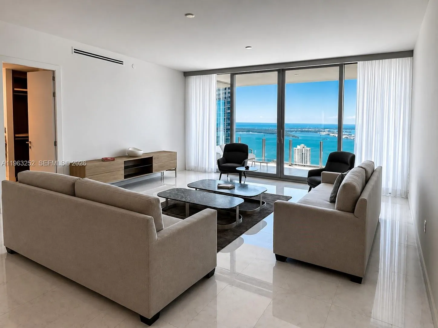 View details of listing 300 Biscayne Blvd Way 4404, Miami, FL 33131 Miami with MLS# 