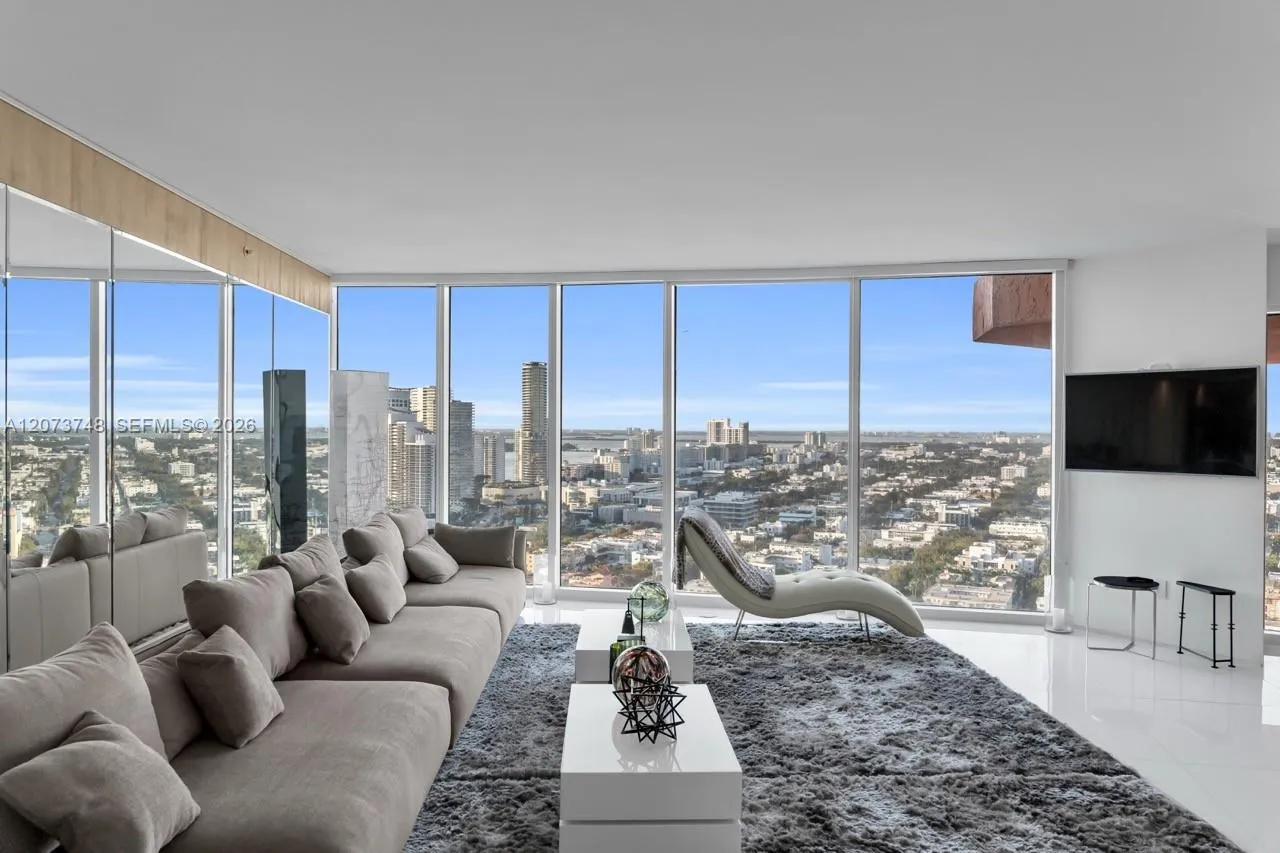 Listing  300 S Pointe Drive 3105, Miami Beach, FL 33139, Miami Beach, FL 33139
