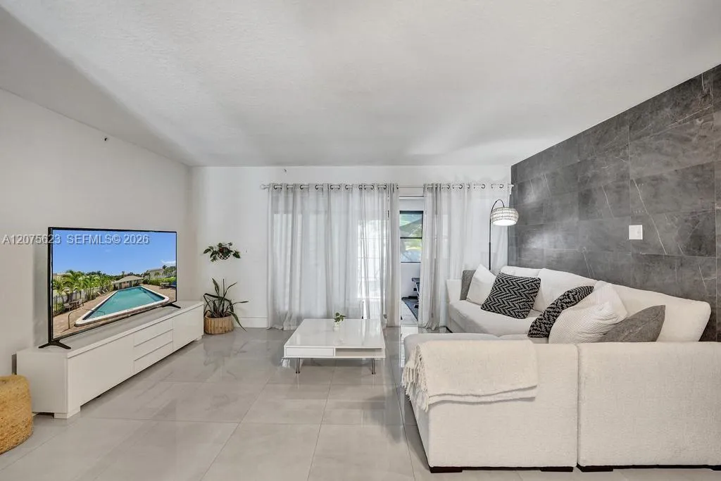 Listing  3000 NW 5th Terrace 112, Pompano Beach, FL 33064, Pompano Beach, FL 33064