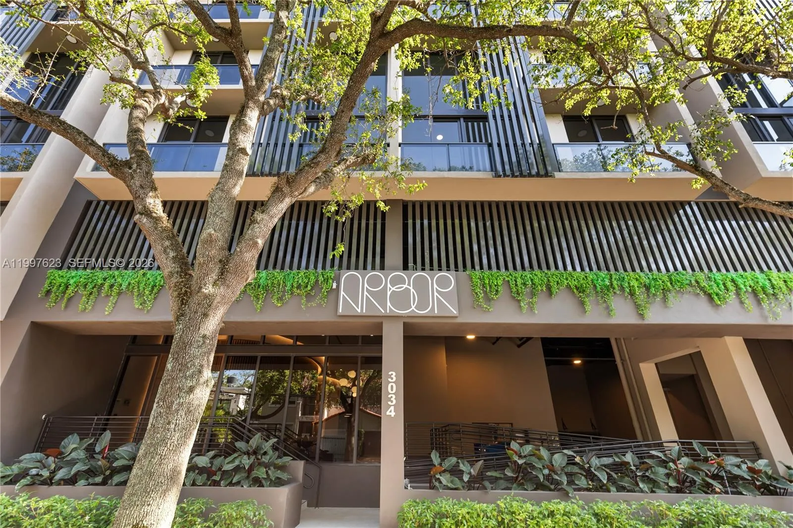 View details of listing 3034 Oak Avenue 504, Coconut Grove, FL 33133 Coconut Grove with MLS# 