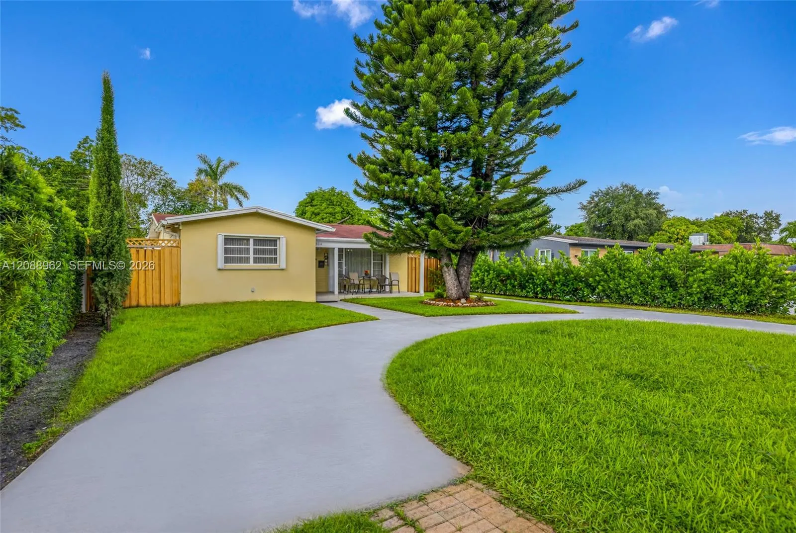 Listing  304 SW 68th Avenue, Pembroke Pines, FL 33023, Pembroke Pines, FL 33023