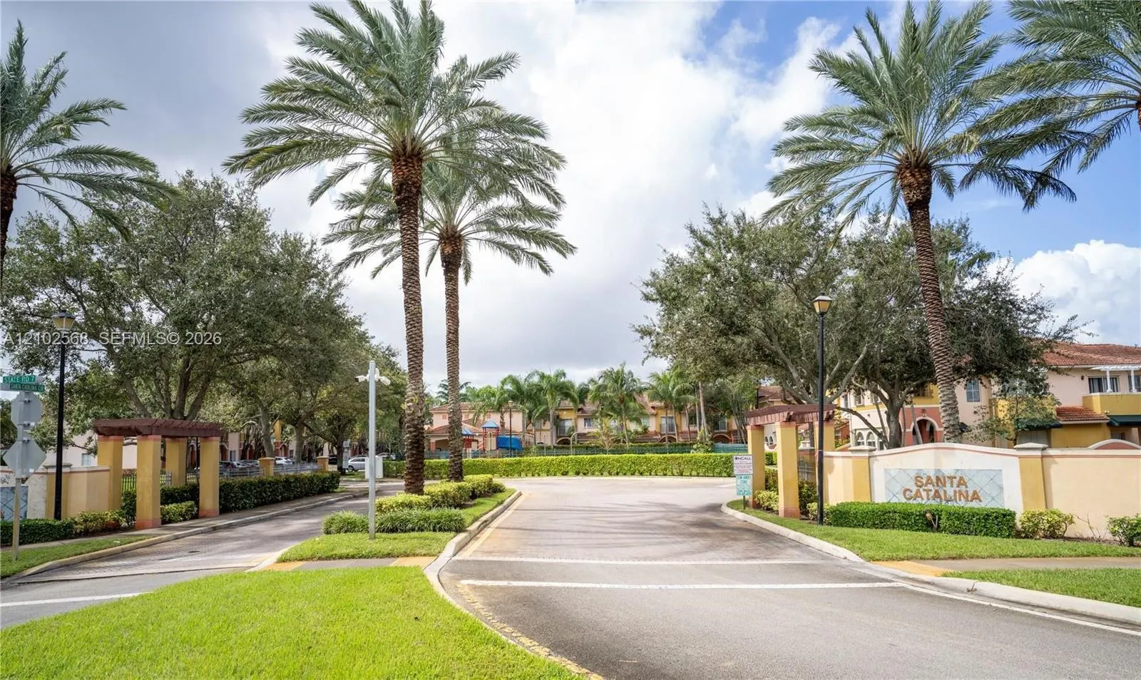 View details of listing 305 S Santa Catalina Circle, North Lauderdale, FL 33068 North Lauderdale with MLS#
