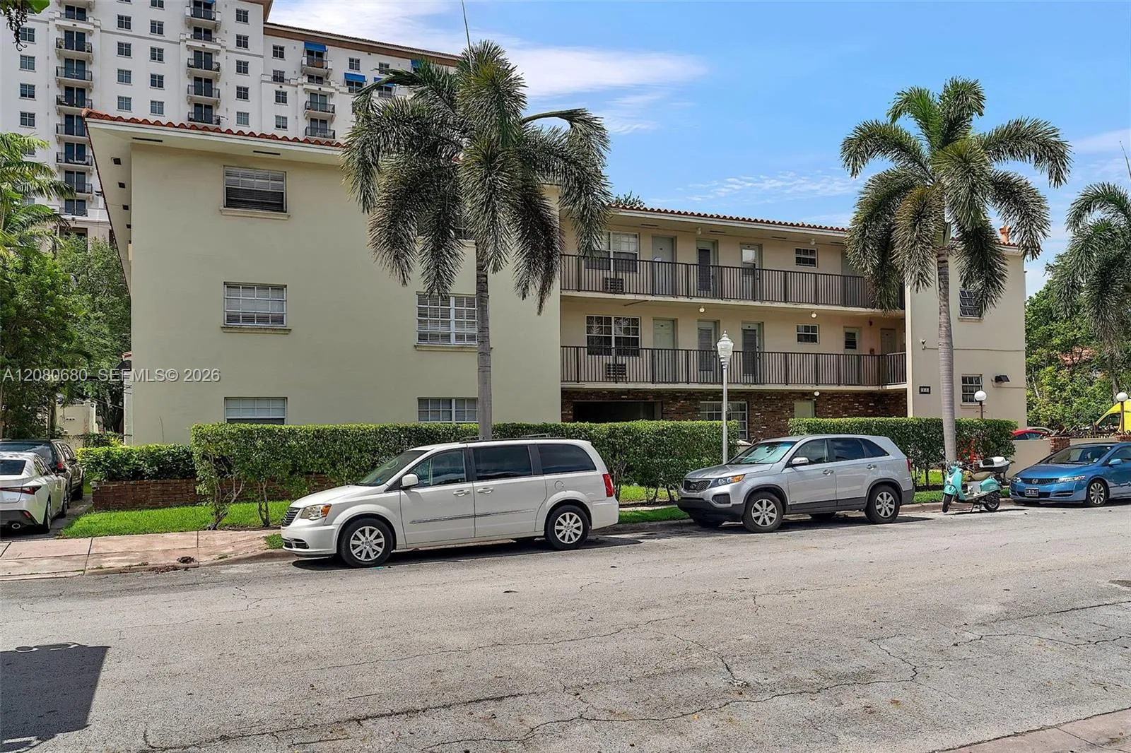 View details of listing 318 Majorca Avenue 304, Coral Gables, FL 33134 Coral Gables with MLS# 