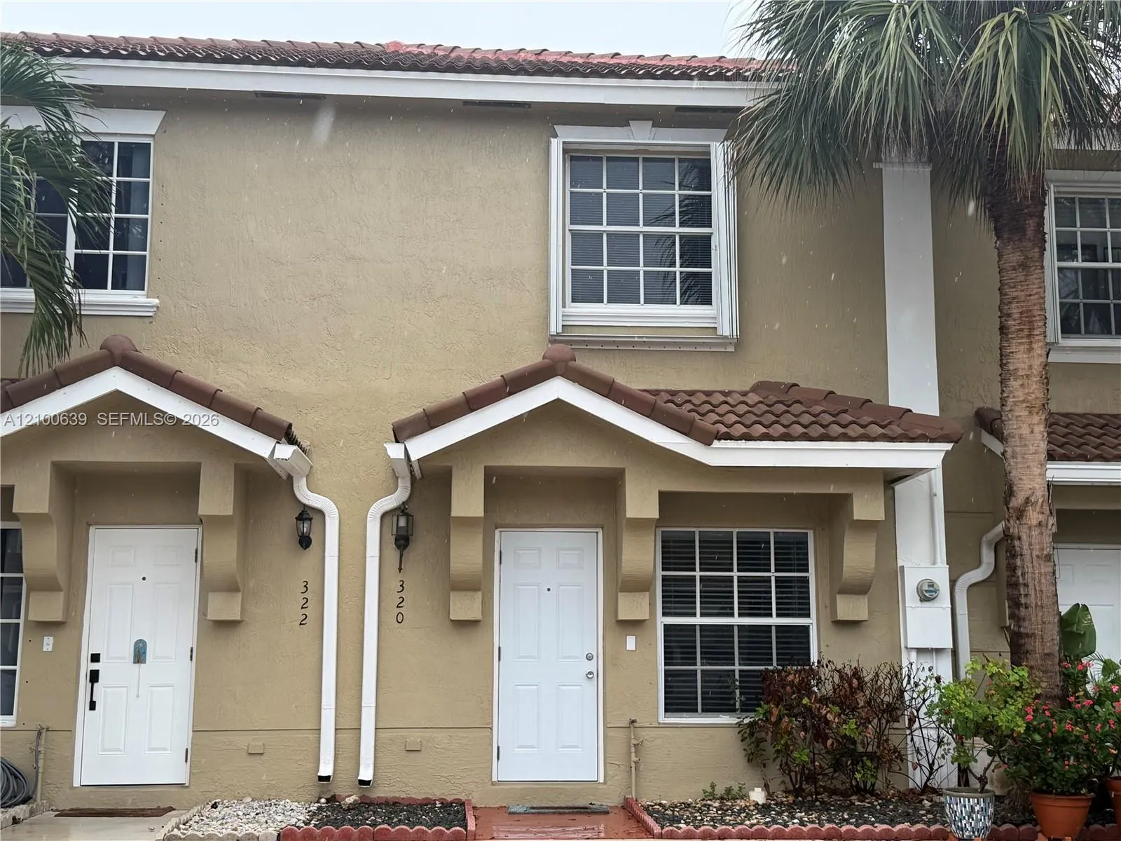 View details of listing 320 SW 120th Avenue 320, Pembroke Pines, FL 33025 Pembroke Pines with MLS#