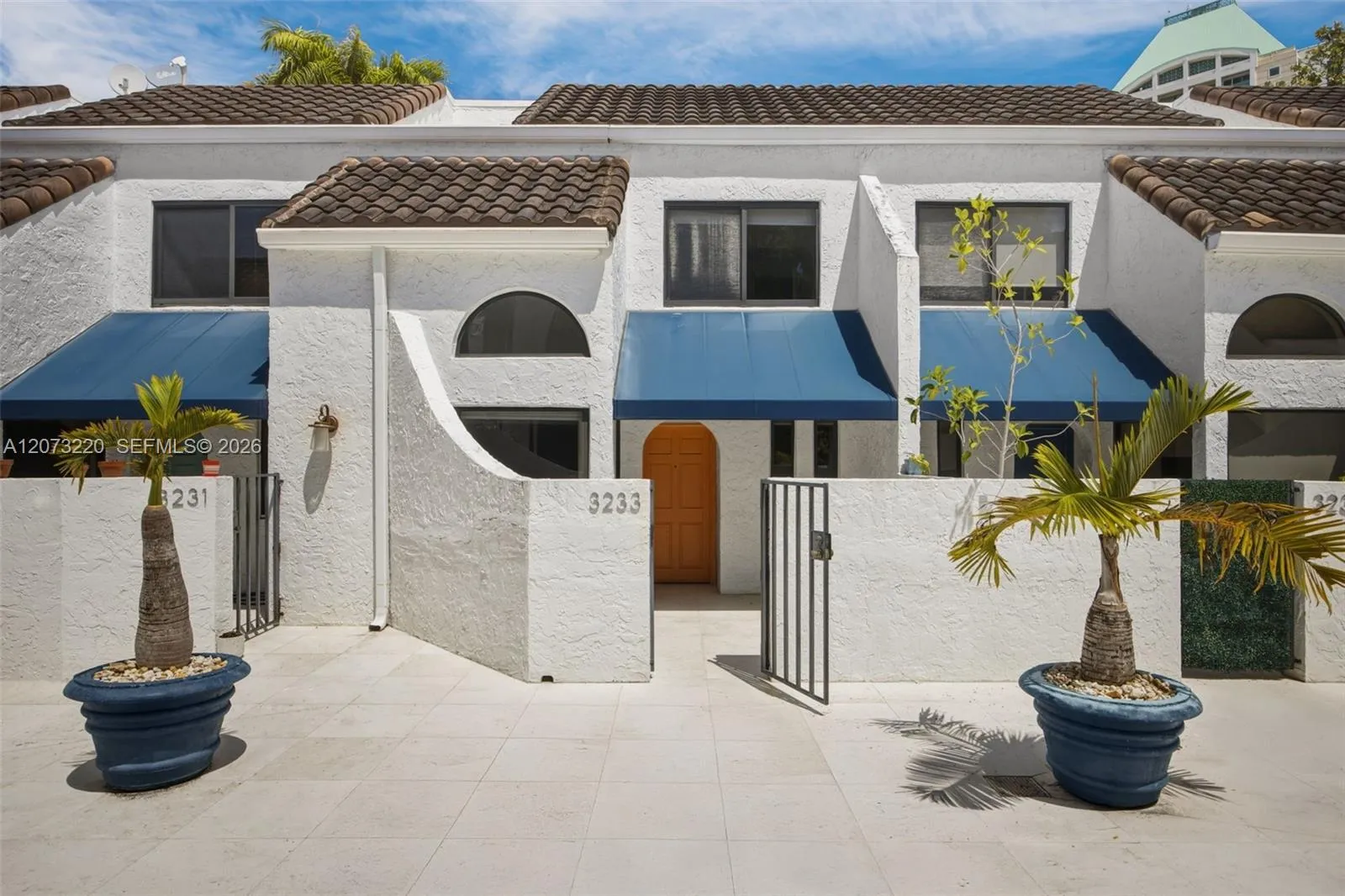 View details of listing 3233 Mary Street 4, Coconut Grove, FL 33133 Coconut Grove with MLS# 