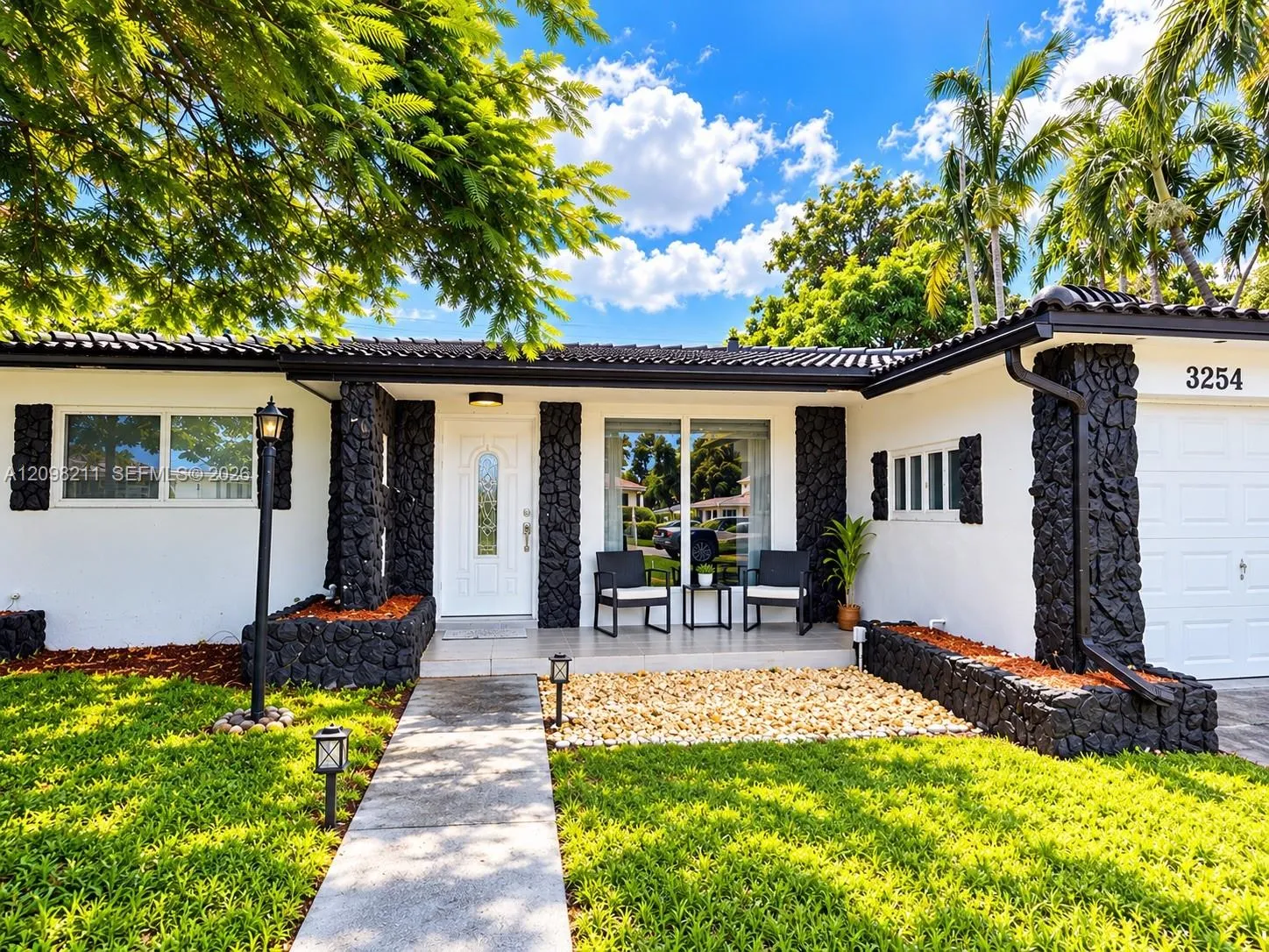 View details of listing 3254 Lincoln Street, Hollywood, FL 33021 Hollywood with MLS# 