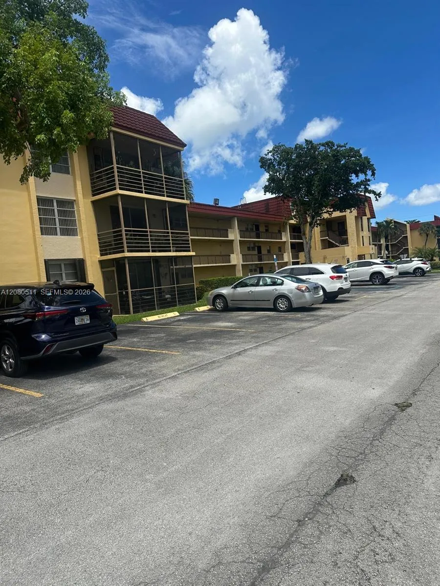 Listing  3285 Foxcroft Road E204, Miramar, FL 33025, Miramar, FL 33025