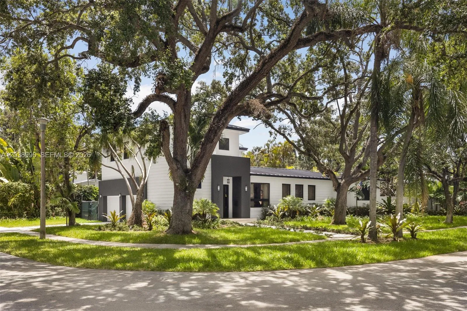 View details of listing 3303 Halissee Street, Coconut Grove, FL 33133 Coconut Grove with MLS# 