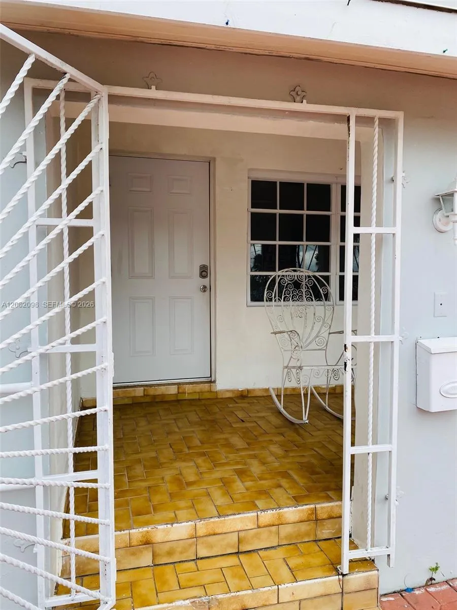 Listing  3335 SW 26th Street 3335, Miami, FL 33133, Miami, FL 33133