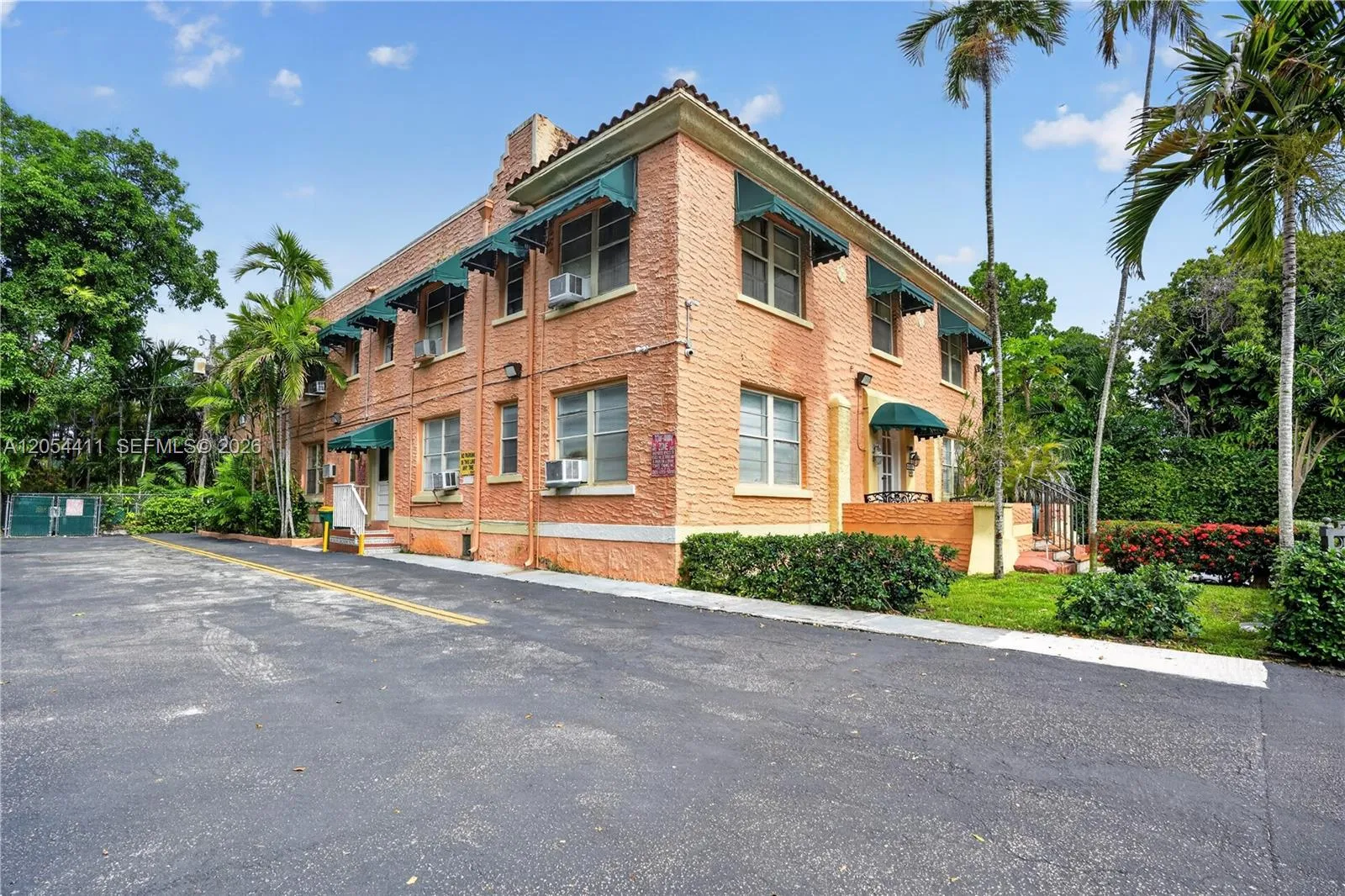 View details of listing 3409 S Le Jeune Road 11, Coral Gables, FL 33134 Coral Gables with MLS#