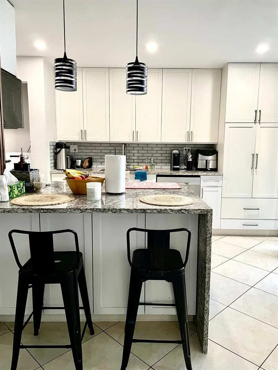 Listing  3450 Blue Lake Drive 107, Pompano Beach, FL 33064, Pompano Beach, FL 33064