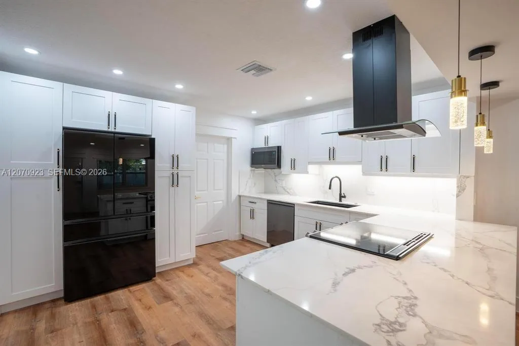 Listing  3468 NE 17th Avenue 2, Oakland Park, FL 33334, Oakland Park, FL 33334