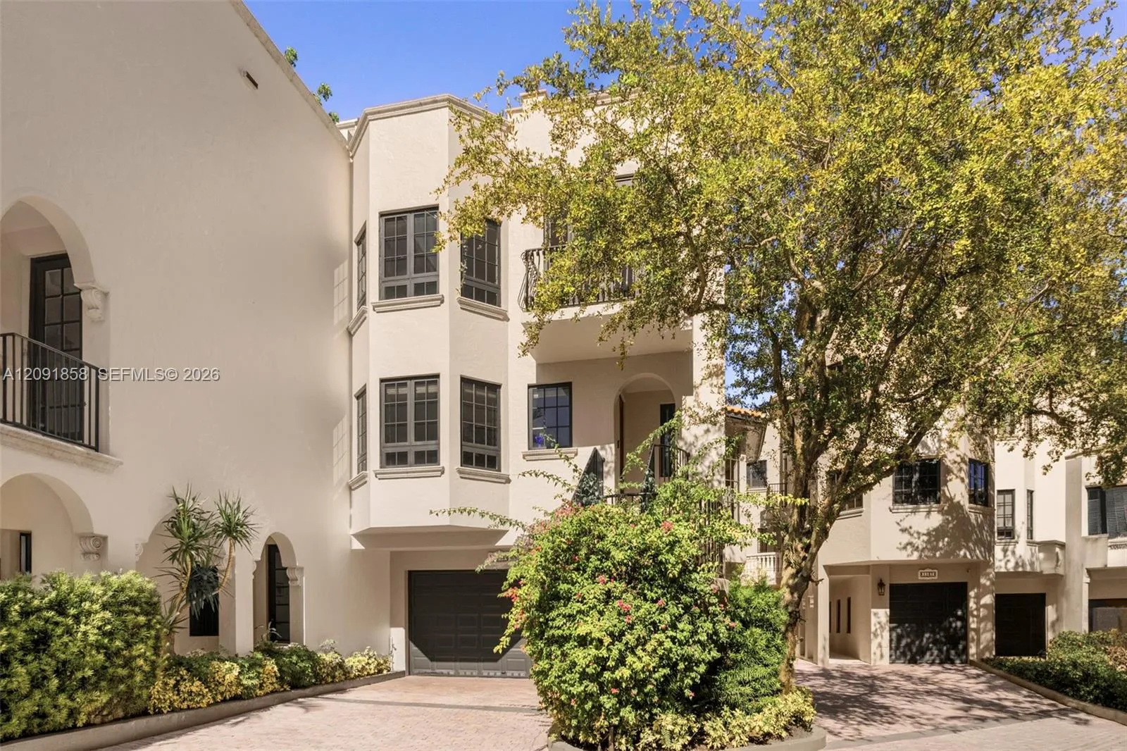 View details of listing 3471 Main Highway 1204, Coconut Grove, FL 33133 Coconut Grove with MLS# 