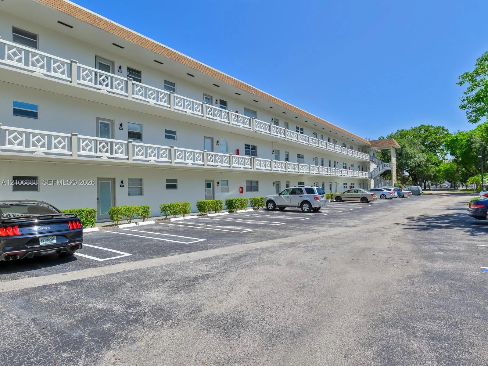 View details of listing 3506 NW 49th Avenue 508, Lauderdale Lakes, FL 33319 Lauderdale Lakes with MLS# 