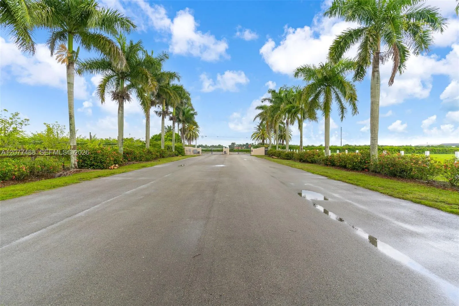 View details of listing 35250 SW 218 Avenue, Homestead, FL 33034 Homestead with MLS#