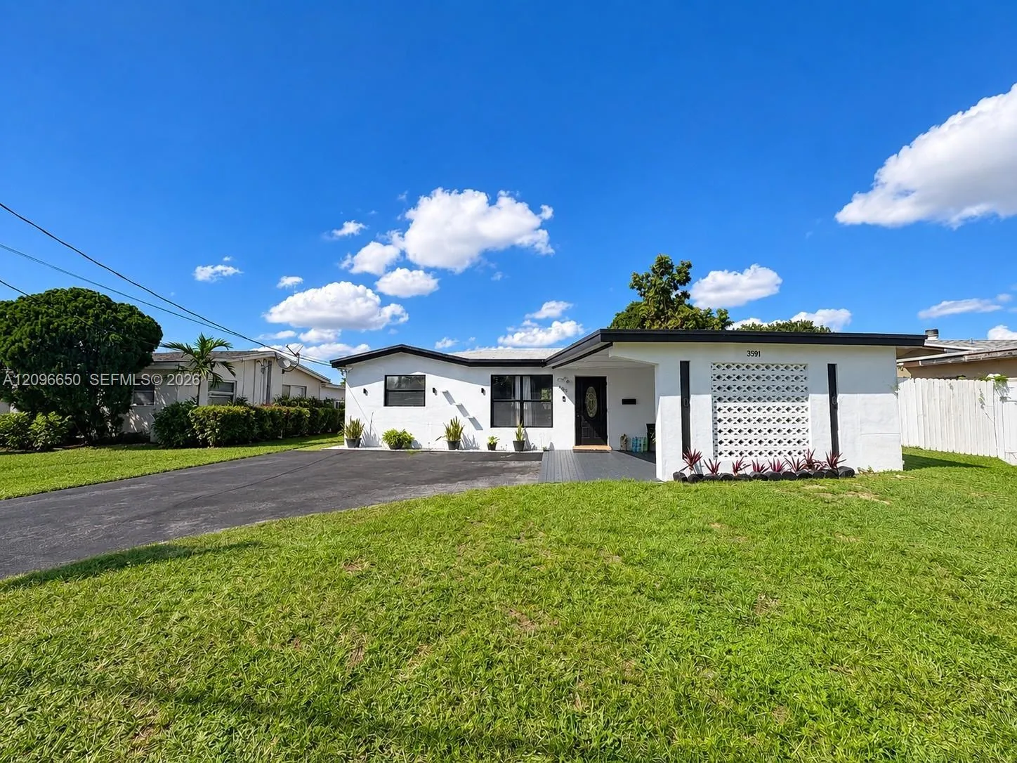 View details of listing 3591 NW 37th Street, Lauderdale Lakes, FL 33309 Lauderdale Lakes with MLS# 