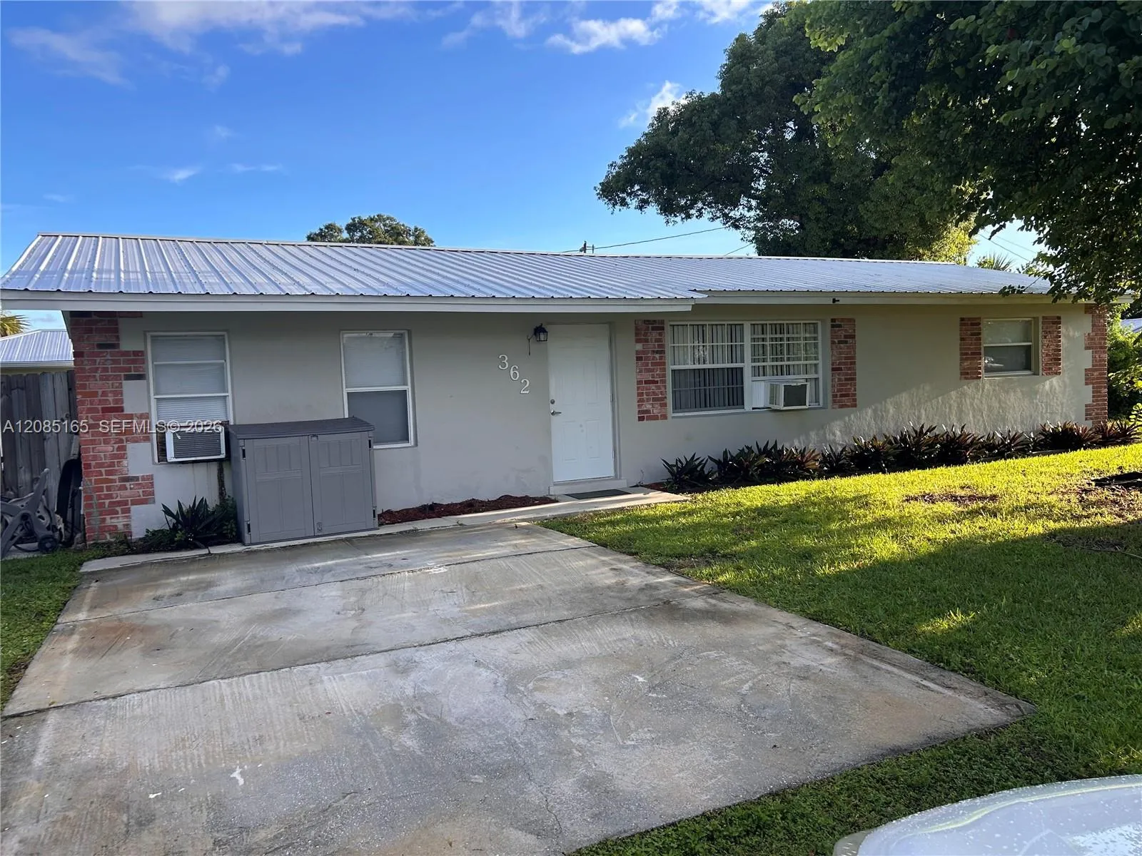 View details of listing 362 Park Lane Drive, North Fort Myers, FL 33917 North Fort Myers with MLS#
