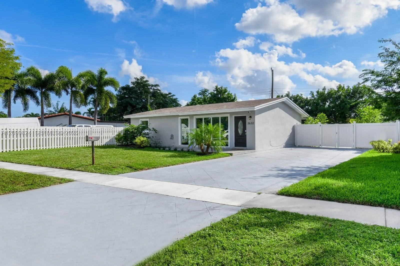 View details of listing 3632 SW 17th Street, Fort Lauderdale, FL 33312 Fort Lauderdale with MLS# 