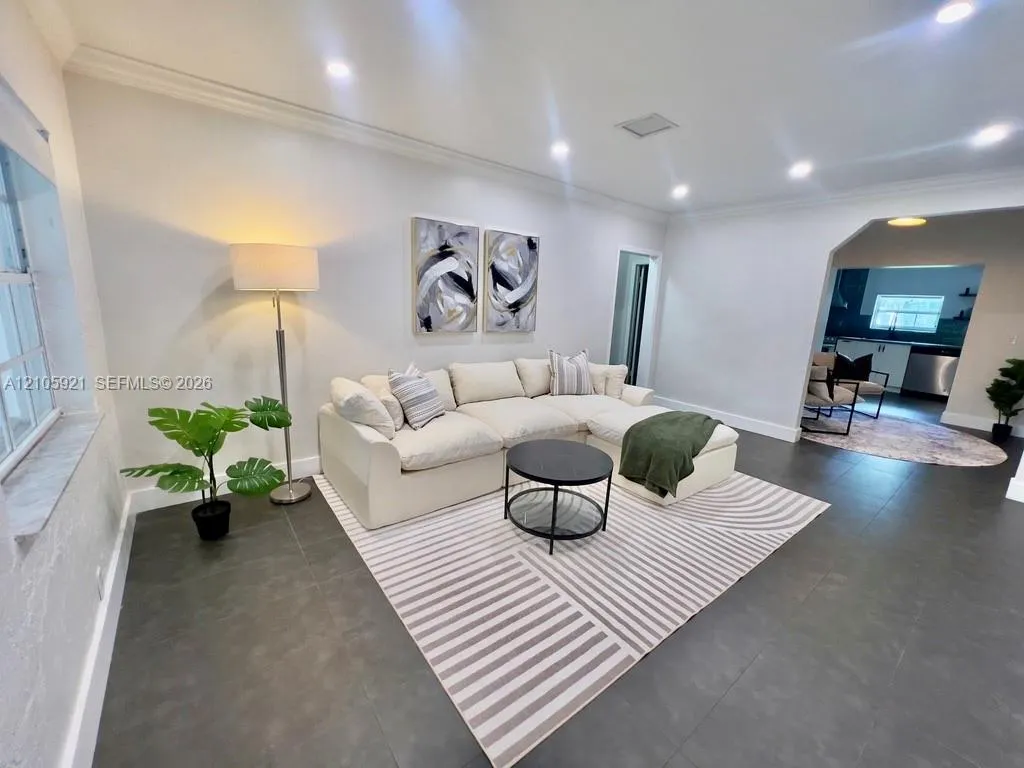 Listing  3685 SW 1st Avenue, Miami, FL 33145, Miami, FL 33145