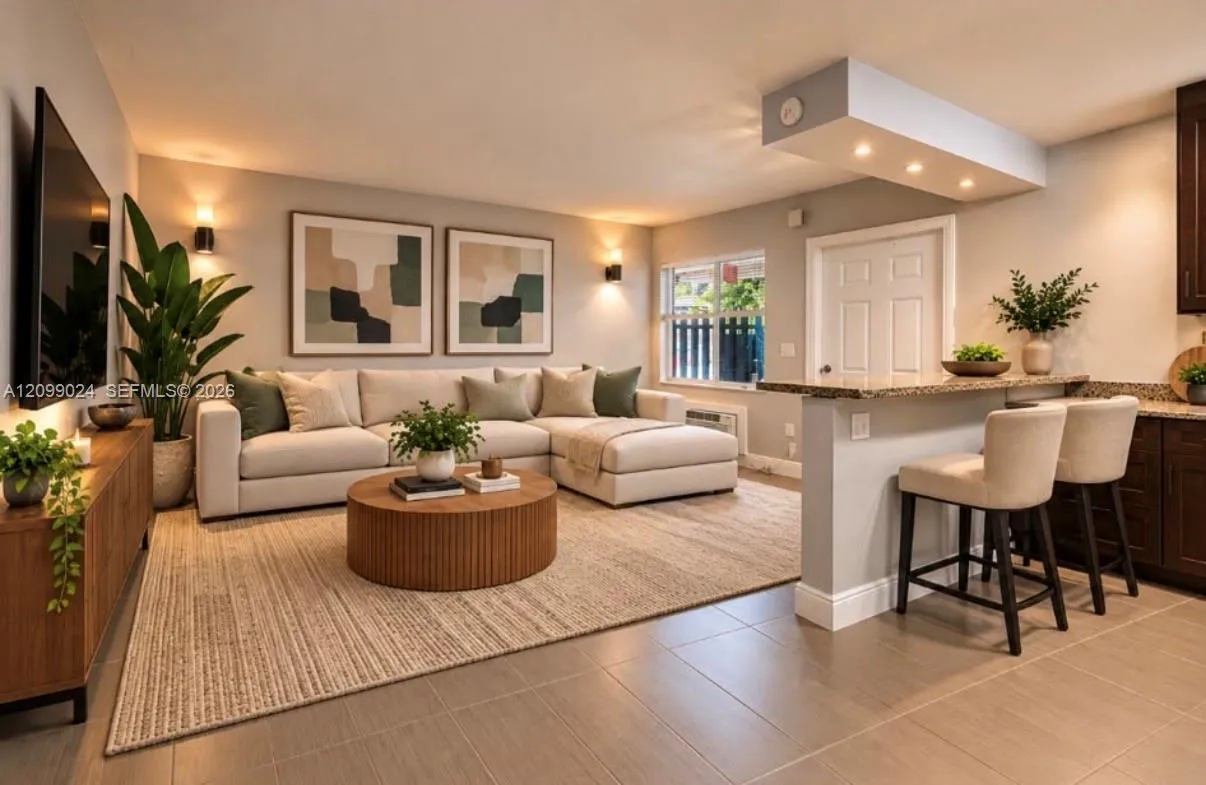 View details of listing 37 SW 14th Street 3, Dania Beach, FL 33004 Dania Beach with MLS# 