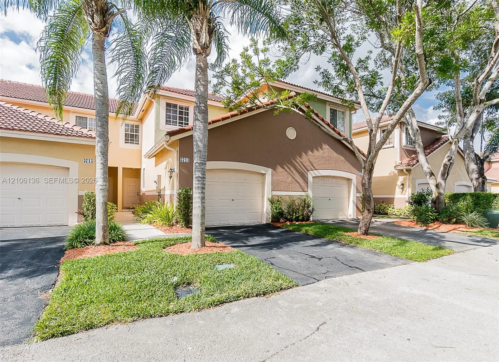 View details of listing 3713 San Simeon Circle, Weston, FL 33331 Weston with MLS#