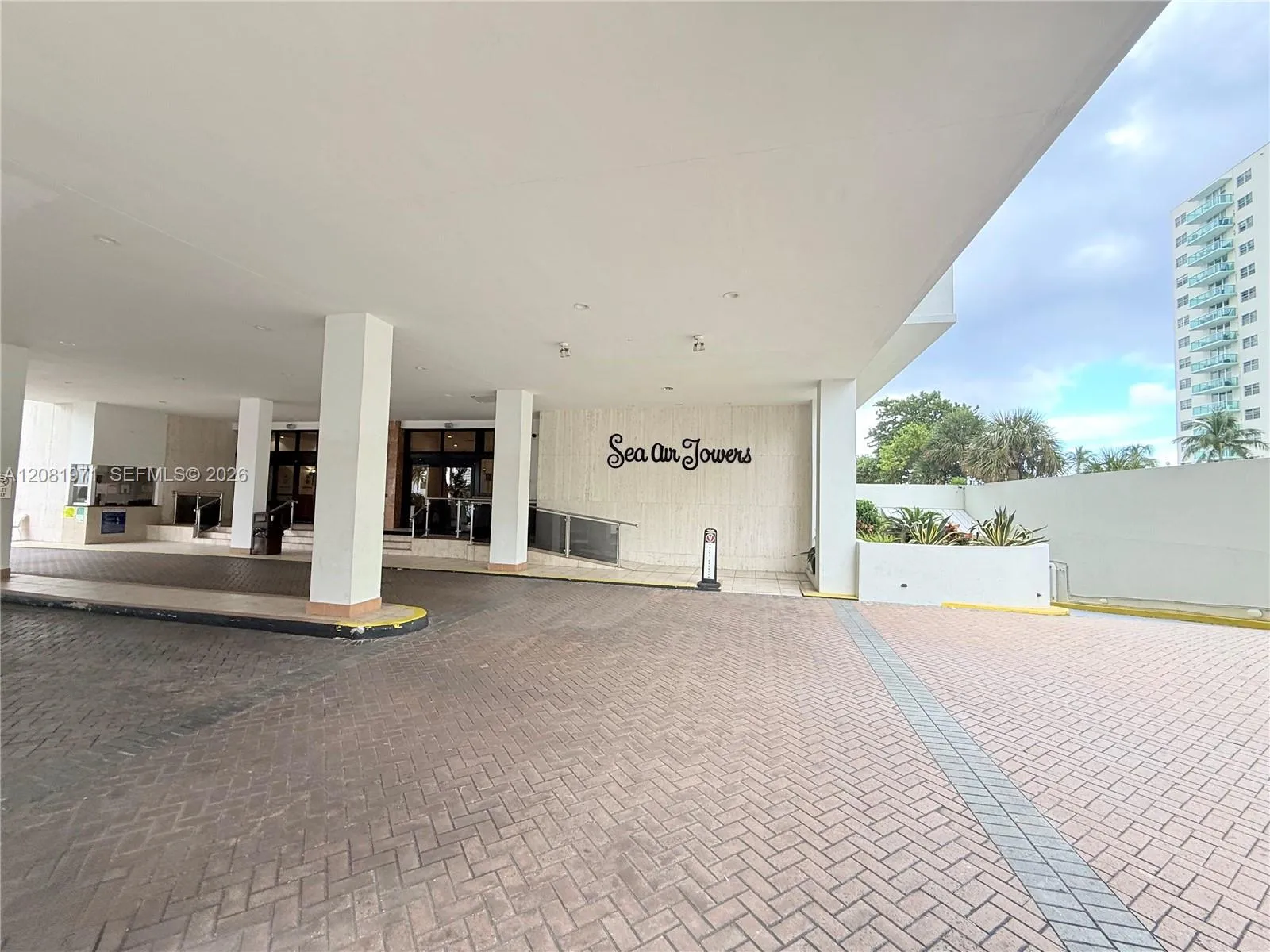 Listing  3725 S Ocean Drive 423, Hollywood, FL 33019, Hollywood, FL 33019