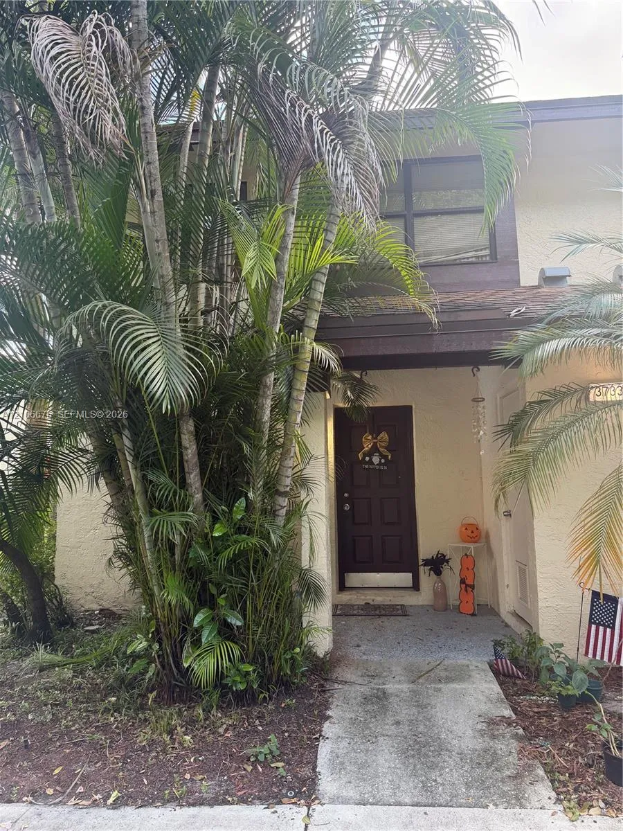 View details of listing 3733 N Carambola Circle N 2820, Coconut Creek, FL 33066 Coconut Creek with MLS#
