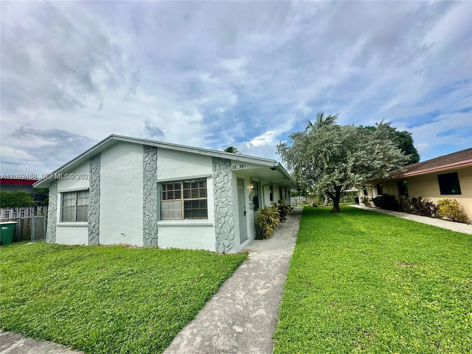 View details of listing 3739 SE 15 Street 1, Dania Beach, FL 33004 Dania Beach with MLS# 
