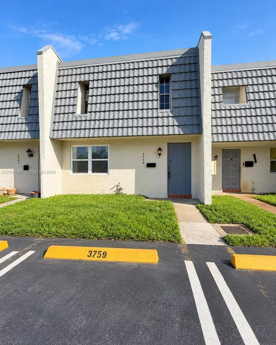 View details of listing 3759 NW 20th Street 705, Lauderdale Lakes, FL 33311 Lauderdale Lakes with MLS# 